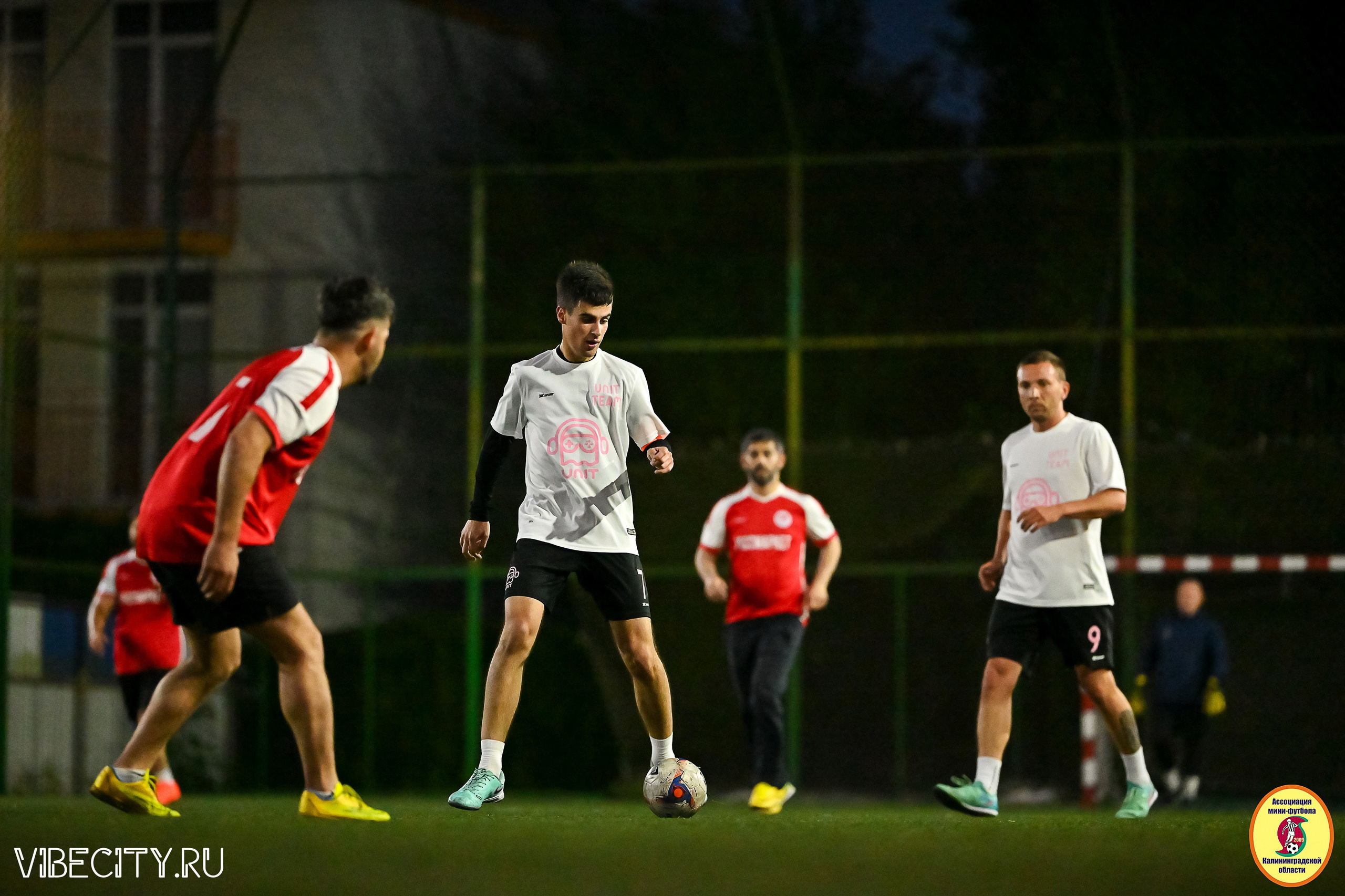 ИГРЫ МИНИ-ФУТБОЛЬНОЙ И КОРПОРАТИВНОЙ ЛИГИ. VIBECITY.RU Вайб Сити Ру Фоторепортажи Фотоотчеты Калининград