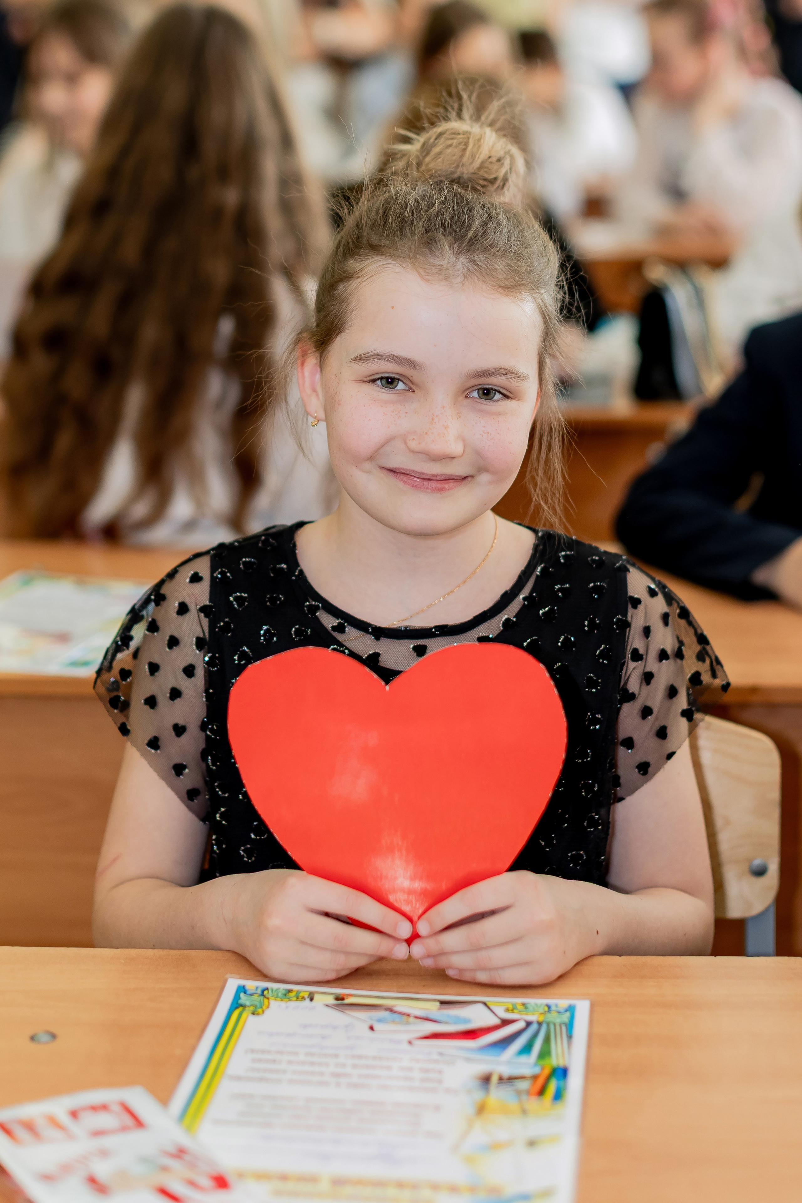 Выпускной в начальной школе в классе. Фотограф и видеограф Москва. Свадебный фотограф, видеограф. Выпускные альбомы. Оживающие альбомы