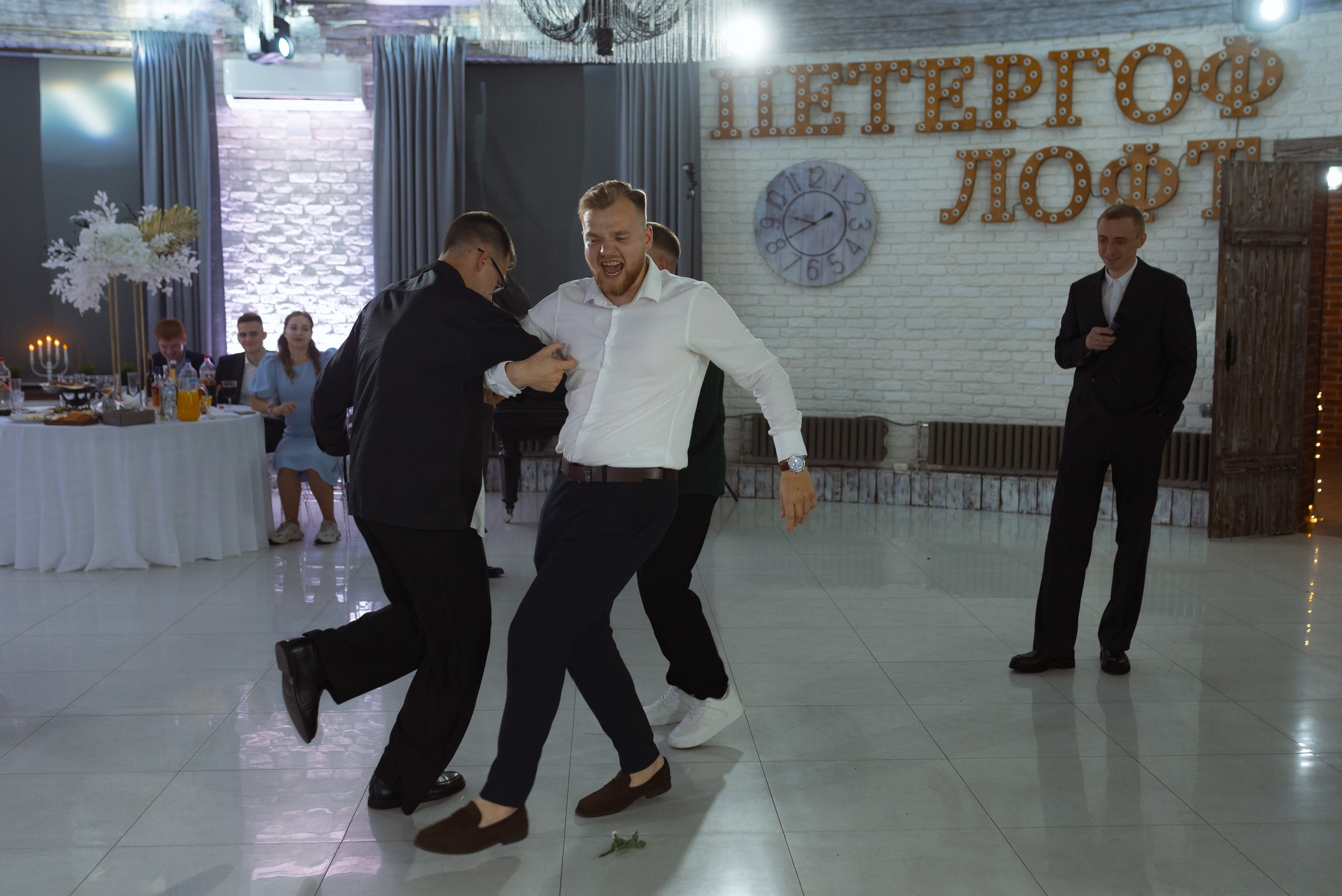 Свадьба Ирины и Дениса — Дом архитектора, Исаакий, Инженерный замок и банкет. Свадебный фотограф Дмитрий Родионов — Санкт-Петербург и Ленинградская область