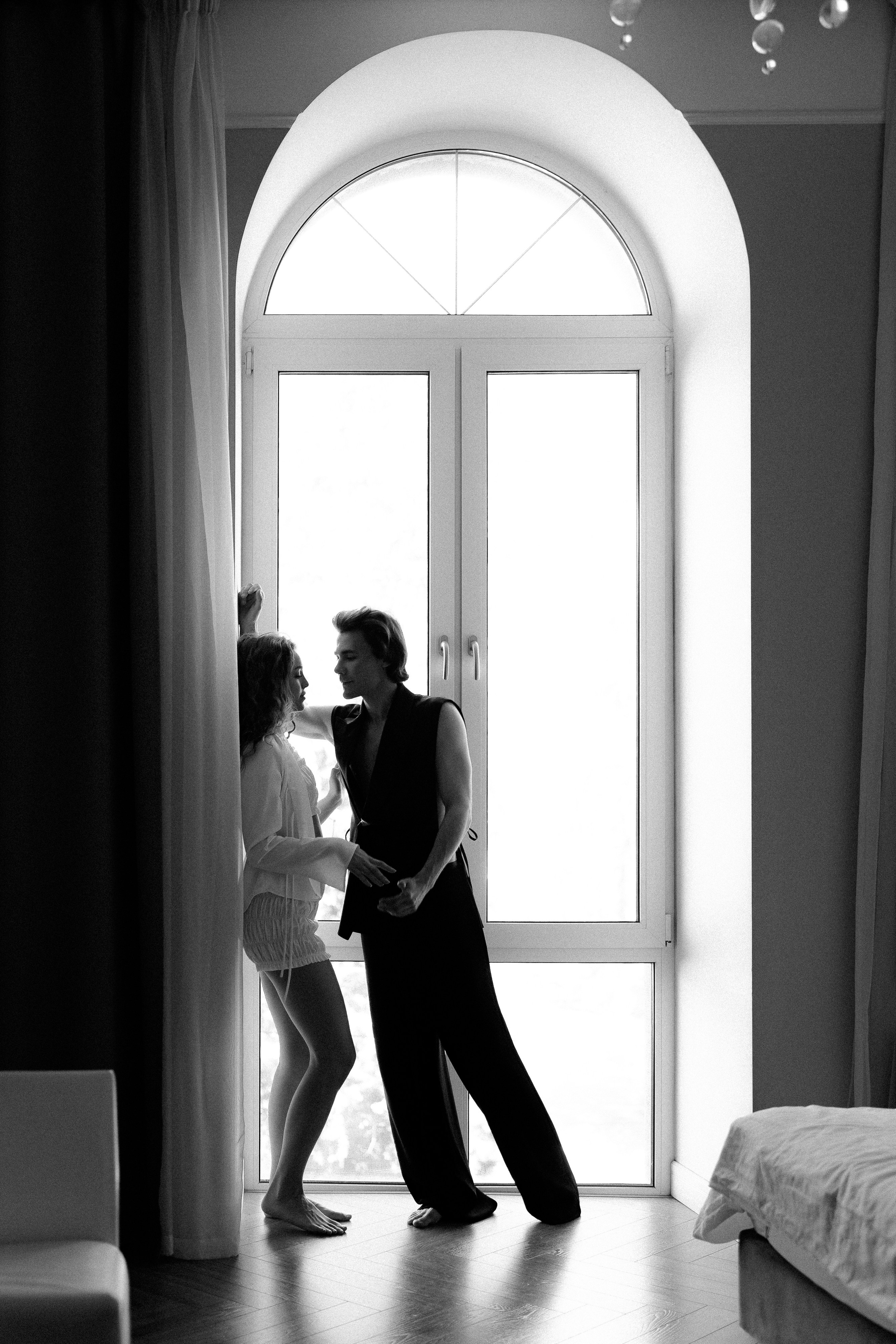 Свадебное утро в отеле Grand Memories и прогулка на катере по Неве. Свадебный фотограф Дмитрий Родионов — Санкт-Петербург и Ленинградская область