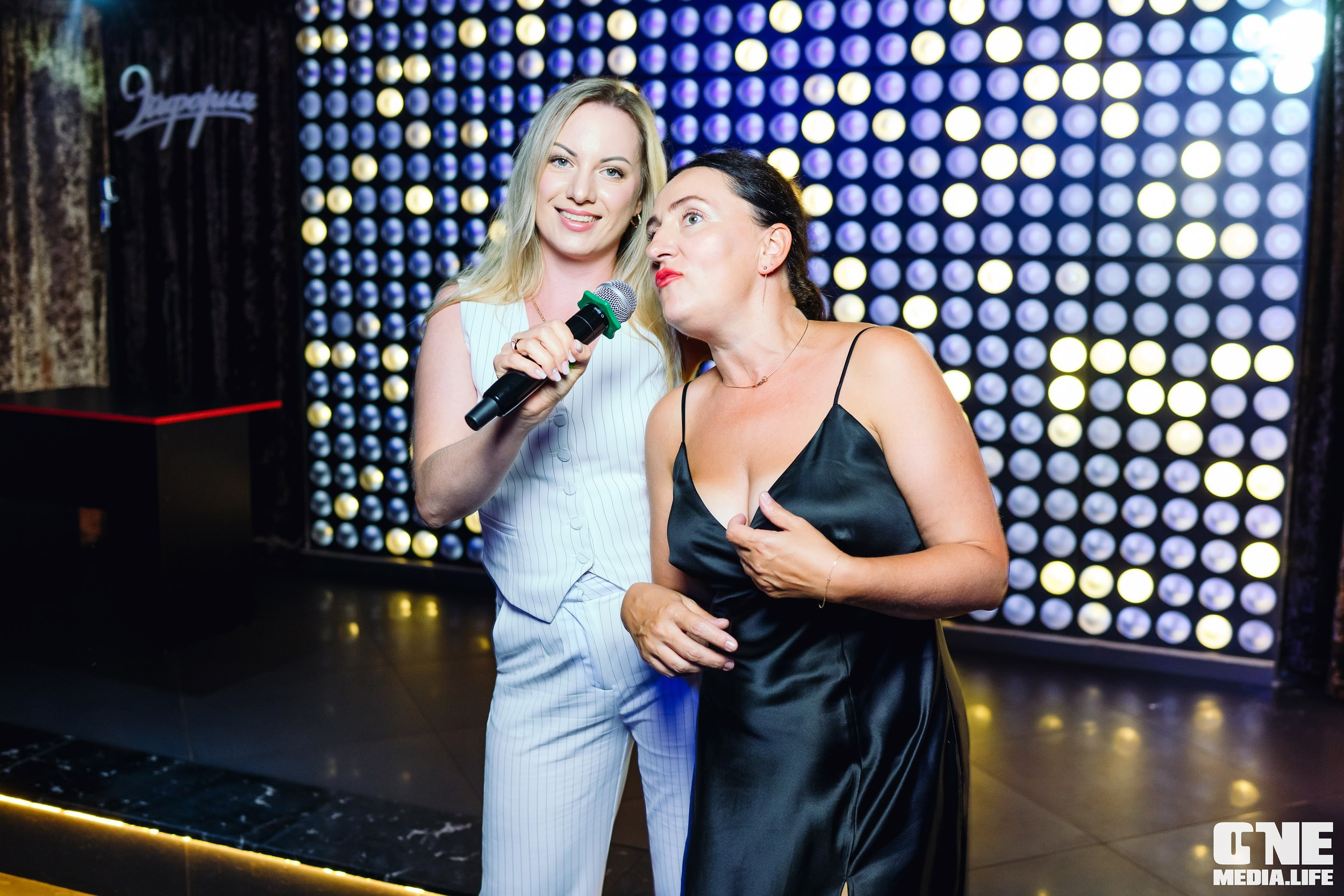 Фоторепортаж из караоке-клуба Эйфория. One Media Life: фоторепортажи, фотоотчеты с мероприятий и заведений