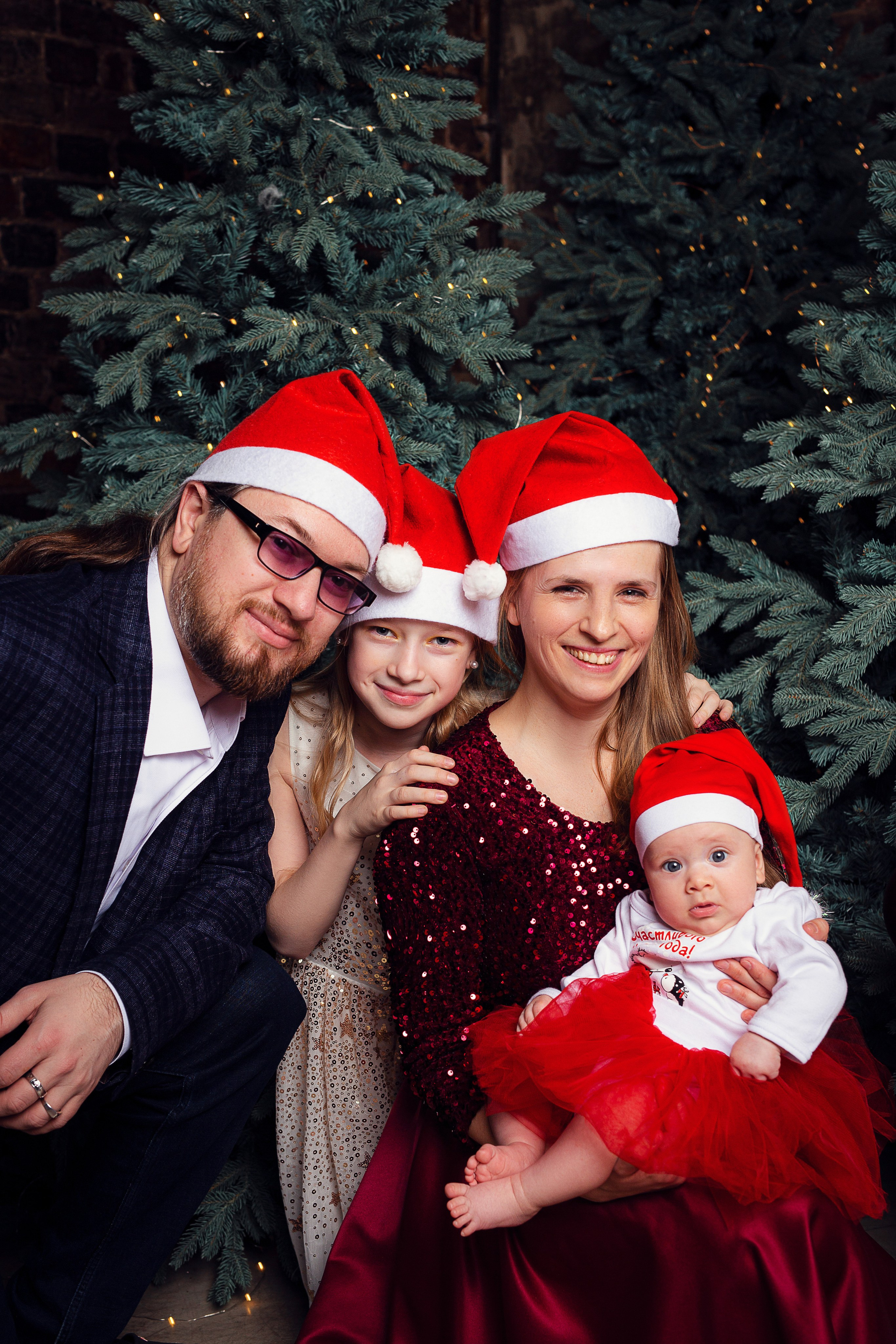 Семейная новогодняя фотосессия. Семейный и портретный фотограф в Санкт-Петербурге