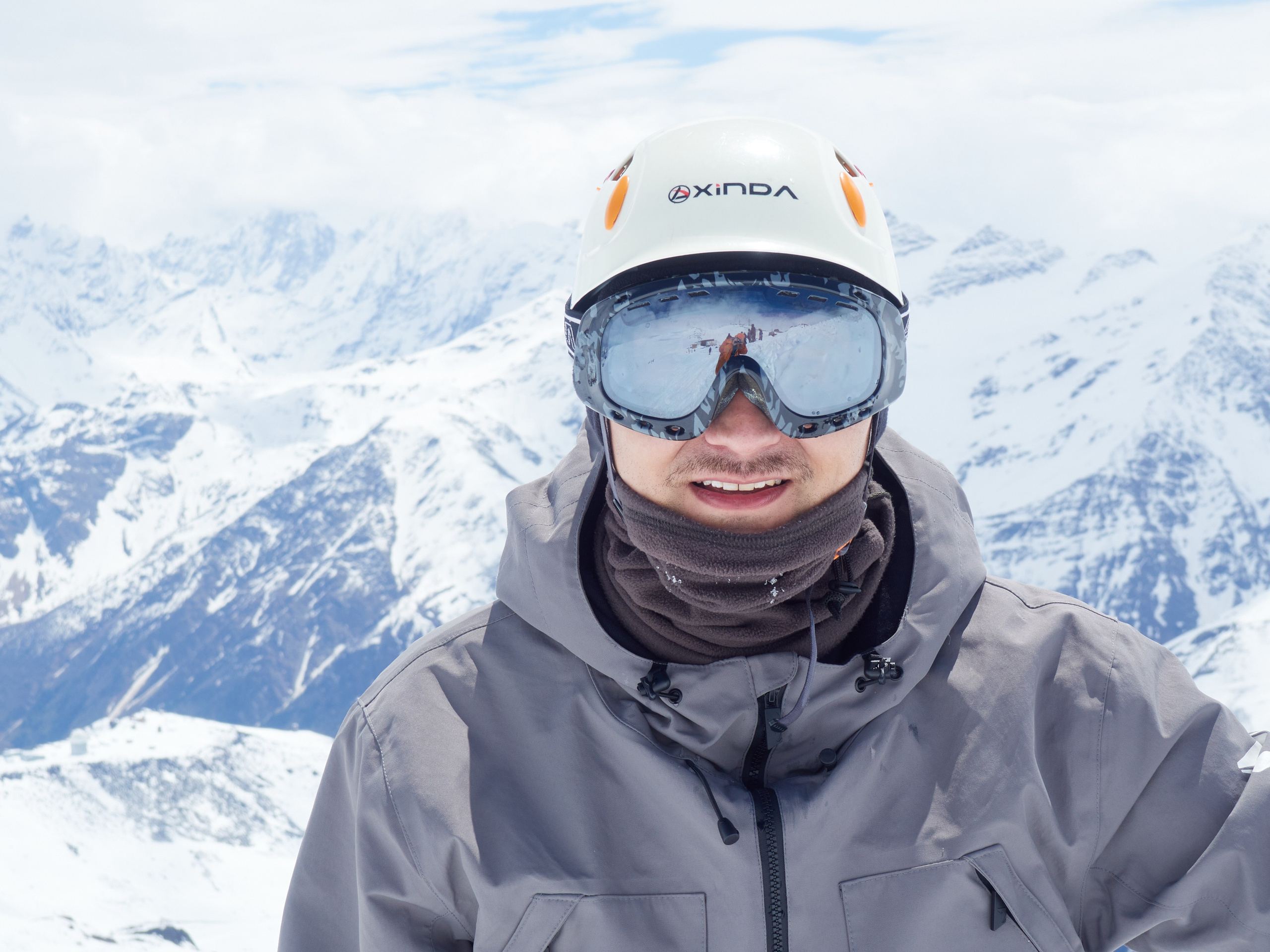 Снежно-ледовые занятия на высоте 3750. Горный, высотный Фотограф на Эльбрусе Георгий