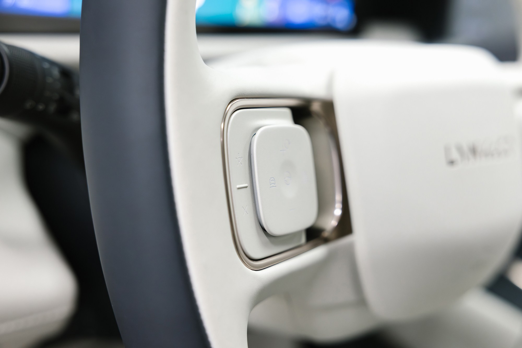 Lynk & Co 900 Ultra 2,0hyb 4WD AT (734 л. с.), 2025 г, 2,0 л бензин. Автосалон «Х-Авто»