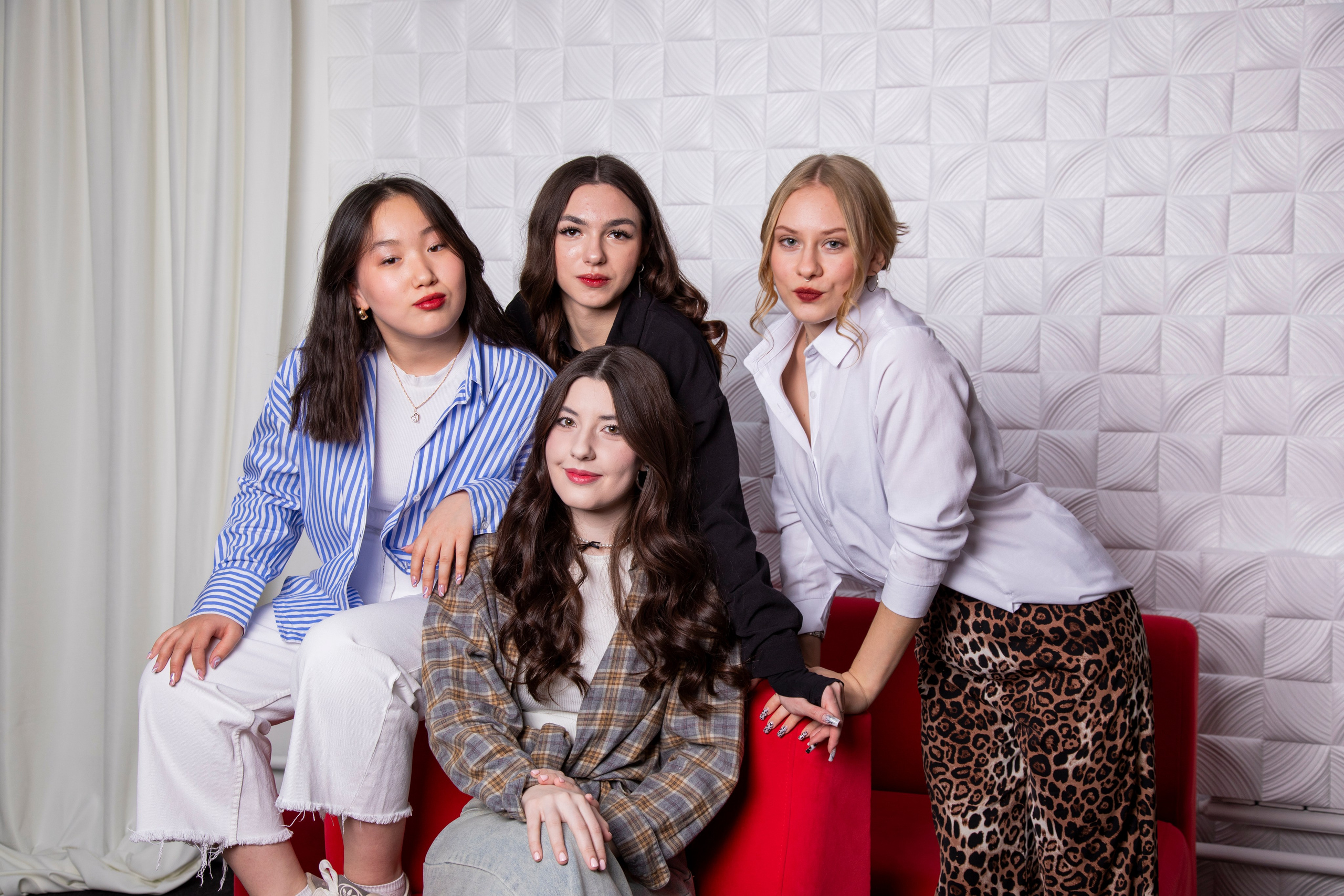 Наша фотостудия. Выпускные альбомы в Красноярске. Студия Колибри