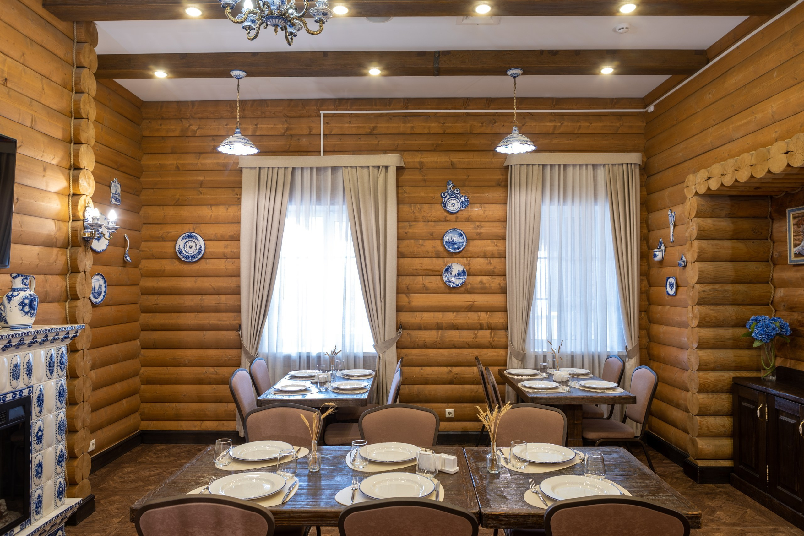 Банкетный зал «Гжель», ресторана «Дача ". Фотограф в Оренбурге. Профессиональный фотограф