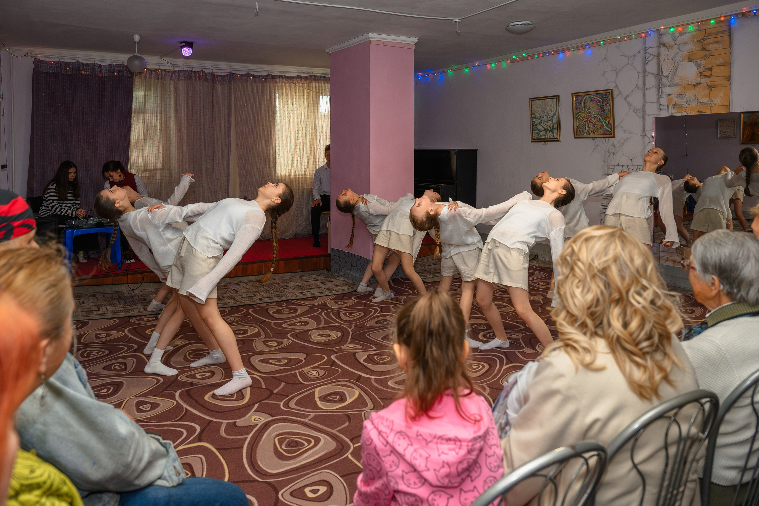«Цветущий май». Семейный клуб «Открытый город»