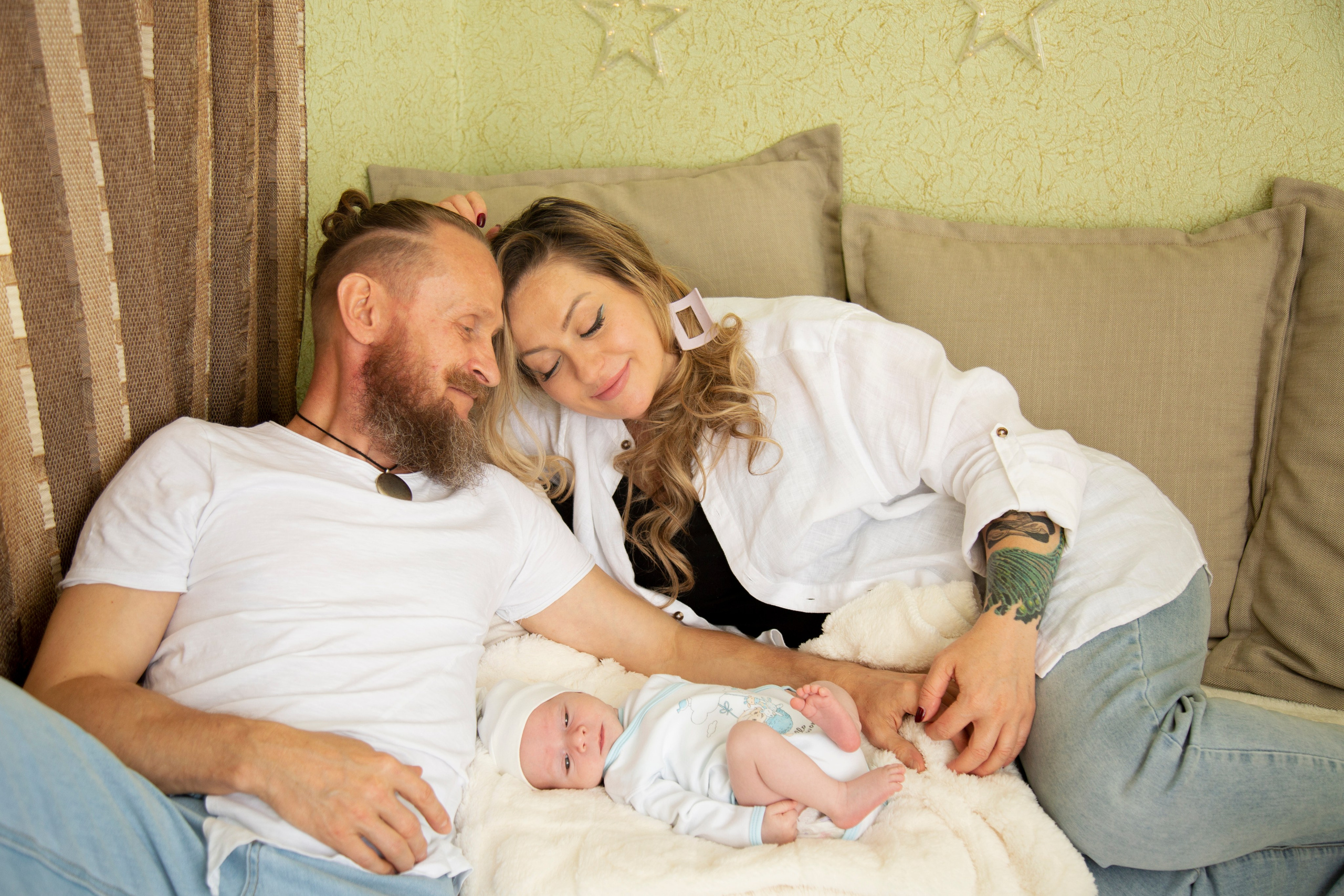 Фотосессия новорожденного мальчика в Москве. Фотосессия в студии в Москве от профессионального фотографа услуги по доступным ценам