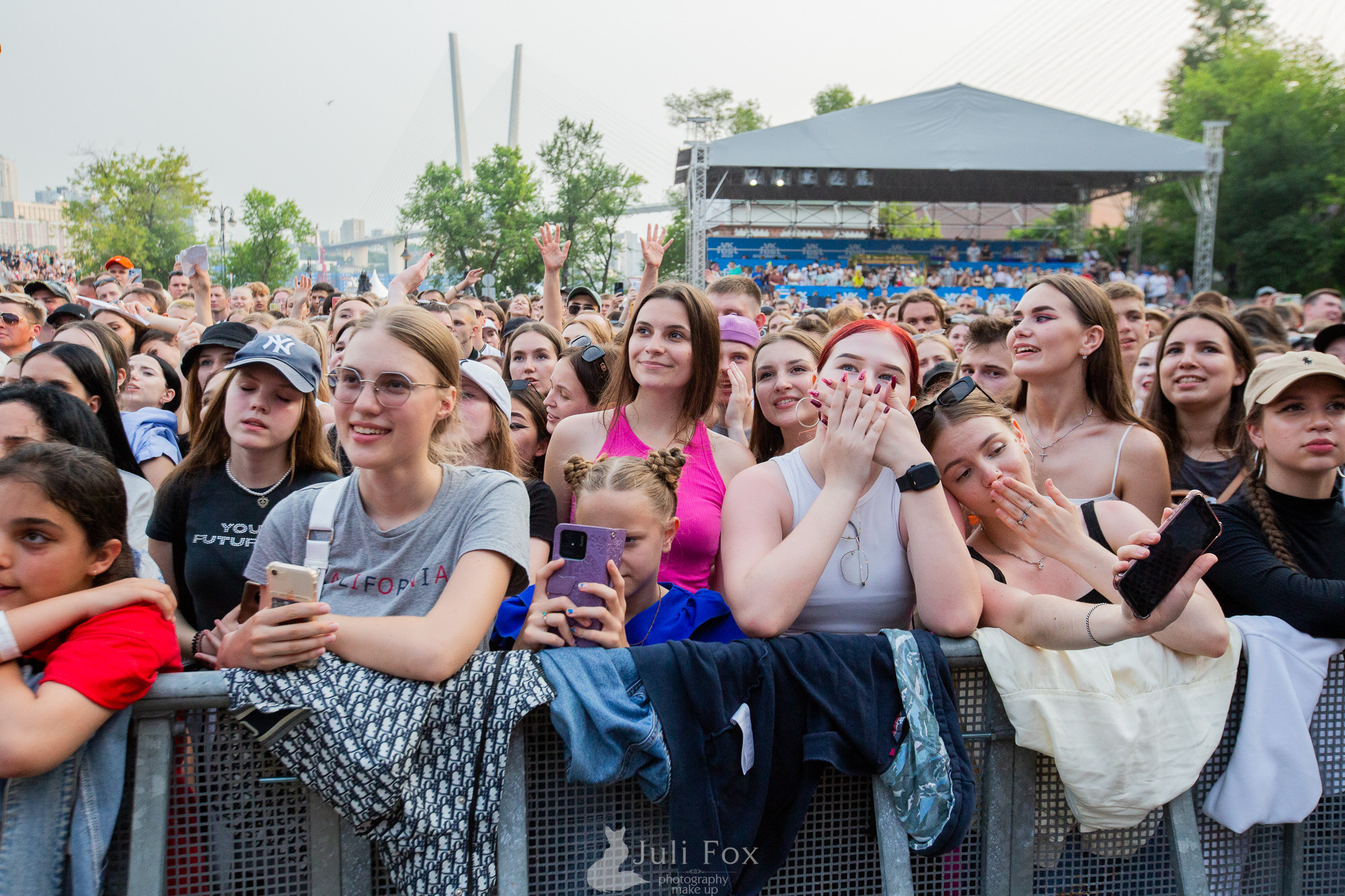 Репортажная фотосъемка во Владивостоке. Портретный, свадебный, репортажный фотограф во Владивостоке Юлиана Джули Фокс