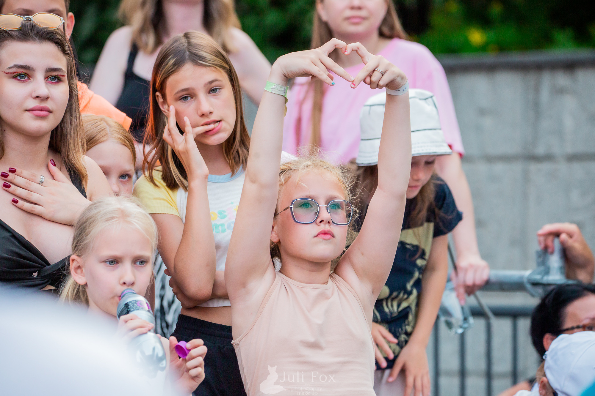 Репортажная фотосъемка во Владивостоке. Портретный, свадебный, репортажный фотограф во Владивостоке Юлиана Джули Фокс