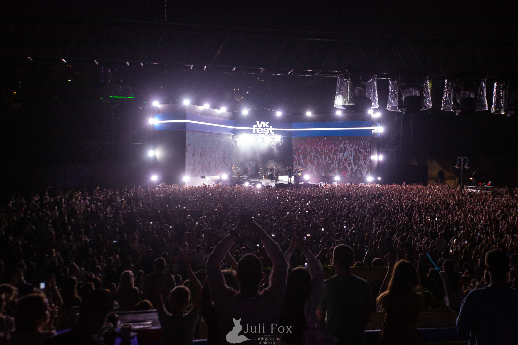 Репортажная фотосъемка во Владивостоке. Портретный, свадебный, репортажный фотограф во Владивостоке Юлиана Джули Фокс
