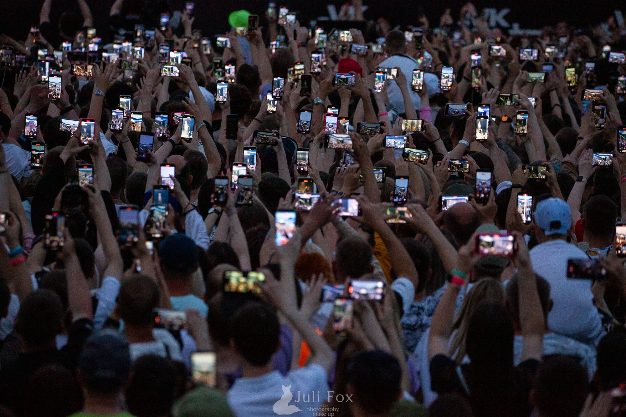 Репортажная фотосъемка во Владивостоке. Портретный, свадебный, репортажный фотограф во Владивостоке Юлиана Джули Фокс