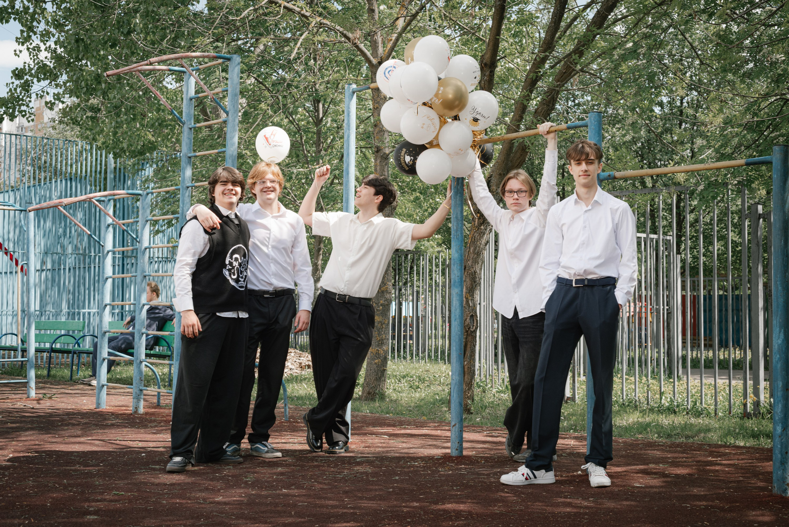 Выпускной альбом 9А класса — фотосессия, видео, репортаж и пожелания в Москве. MILATE — выпускные альбомы, фотосессии и видео в Москве