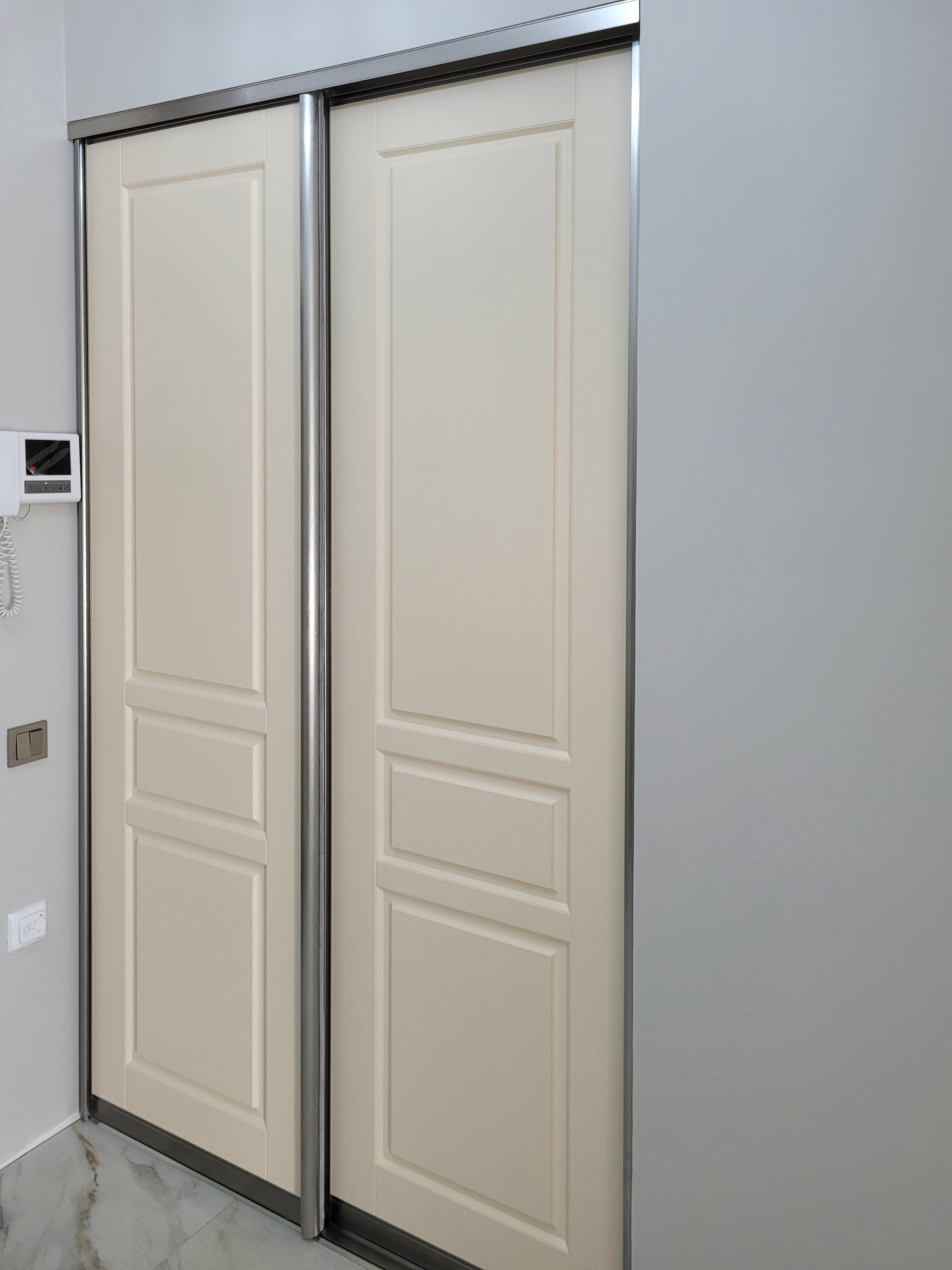 Шкафы, гардеробные и прихожие на заказ в Евпатории. Мебель на заказ в Евпатории