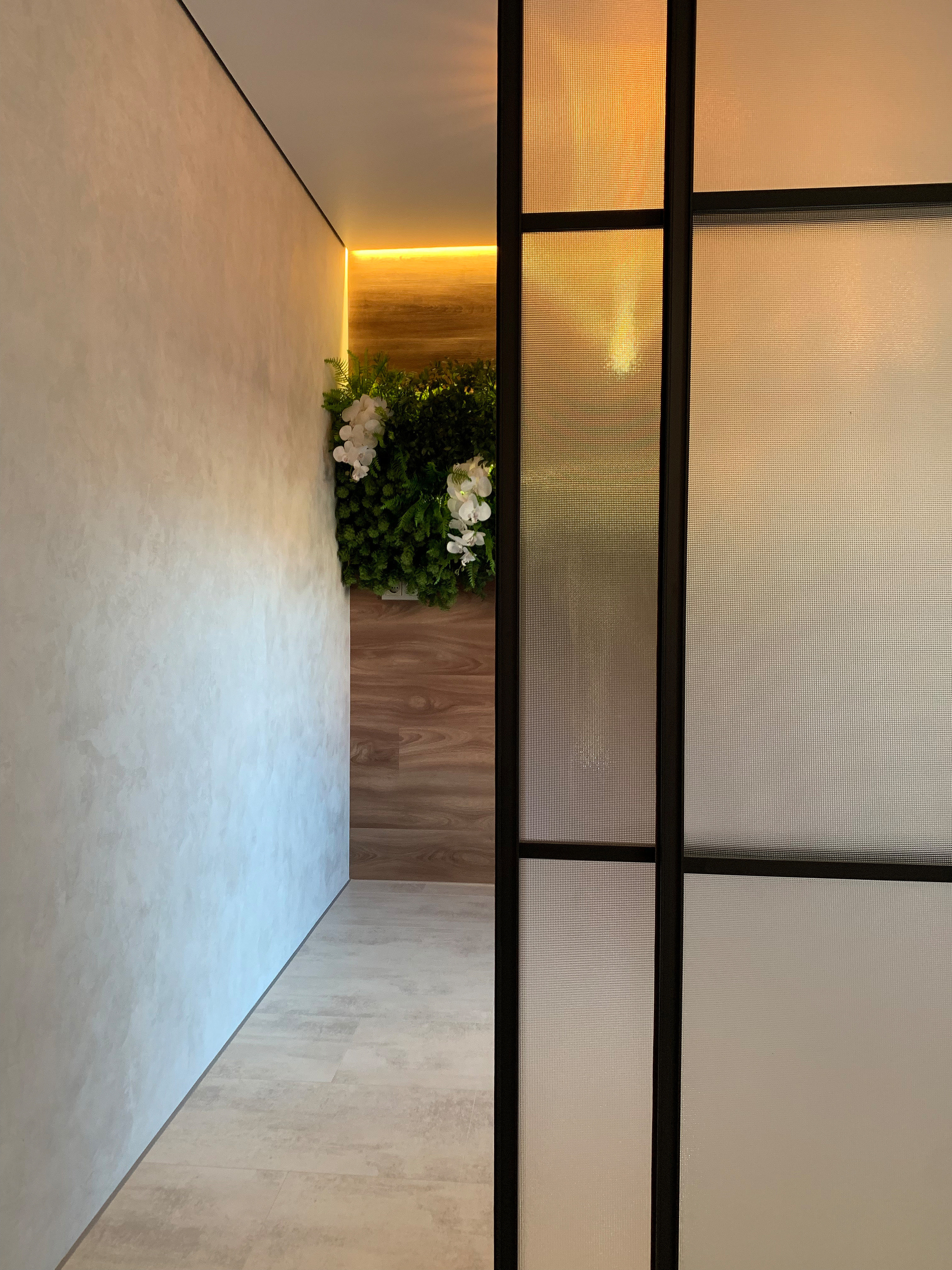 Шкафы, гардеробные и прихожие на заказ в Евпатории. Мебель на заказ в Евпатории