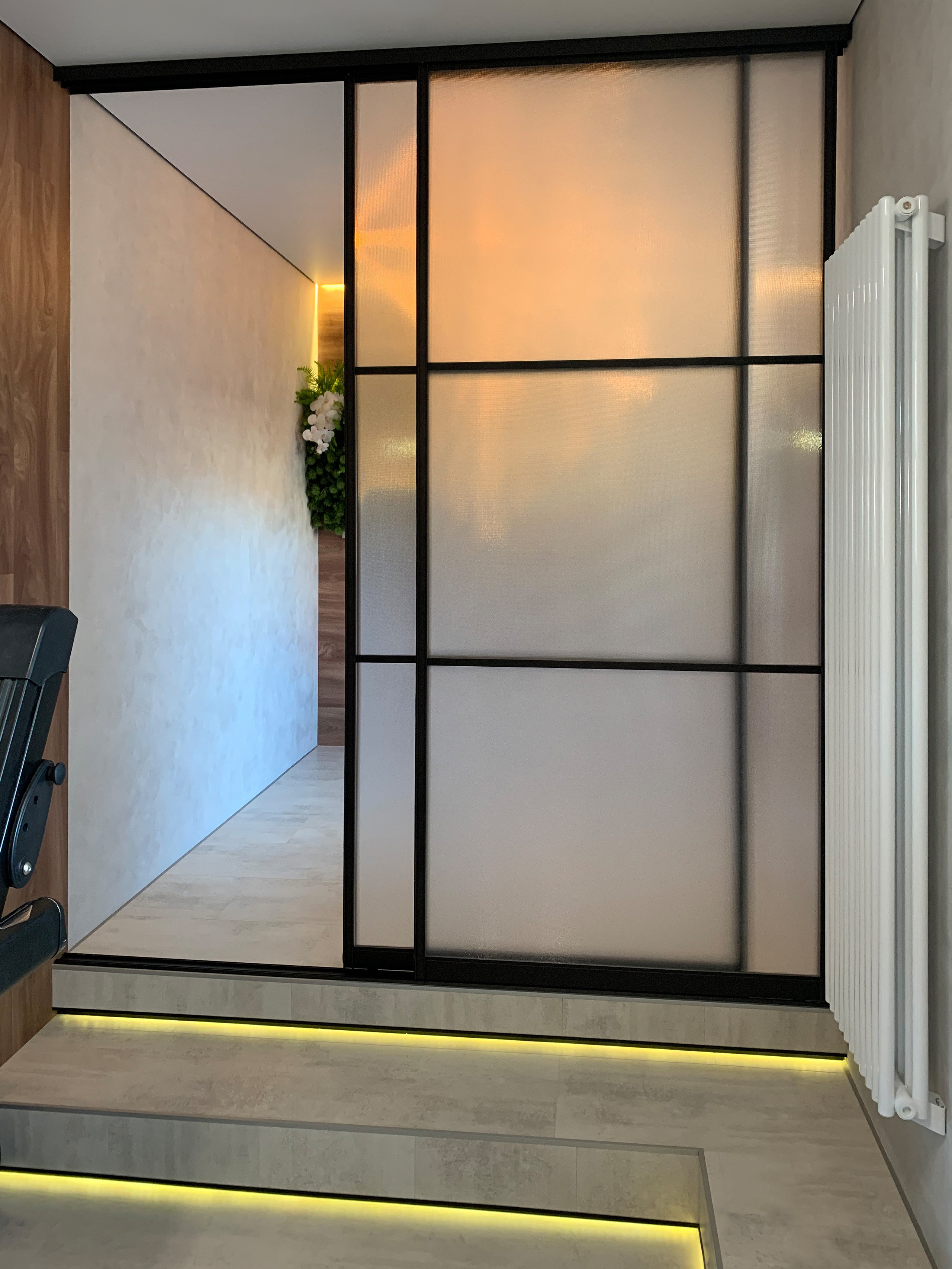 Шкафы, гардеробные и прихожие на заказ в Евпатории. Мебель на заказ в Евпатории