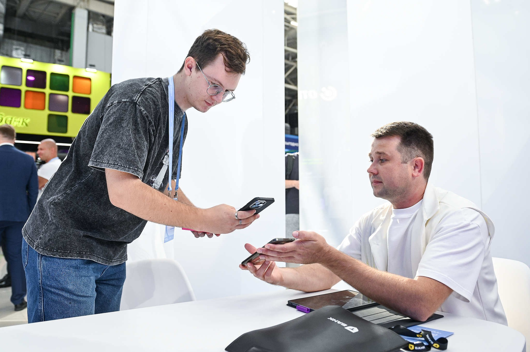 Съемка репортажа в Сочи для пяти компаний — участников Финополиса 2025, который проходил в Сириусе в октябре 2025 года. Фотограф Михаил Мордасов, Сочи. Мероприятия, портреты, спорт, репортаж