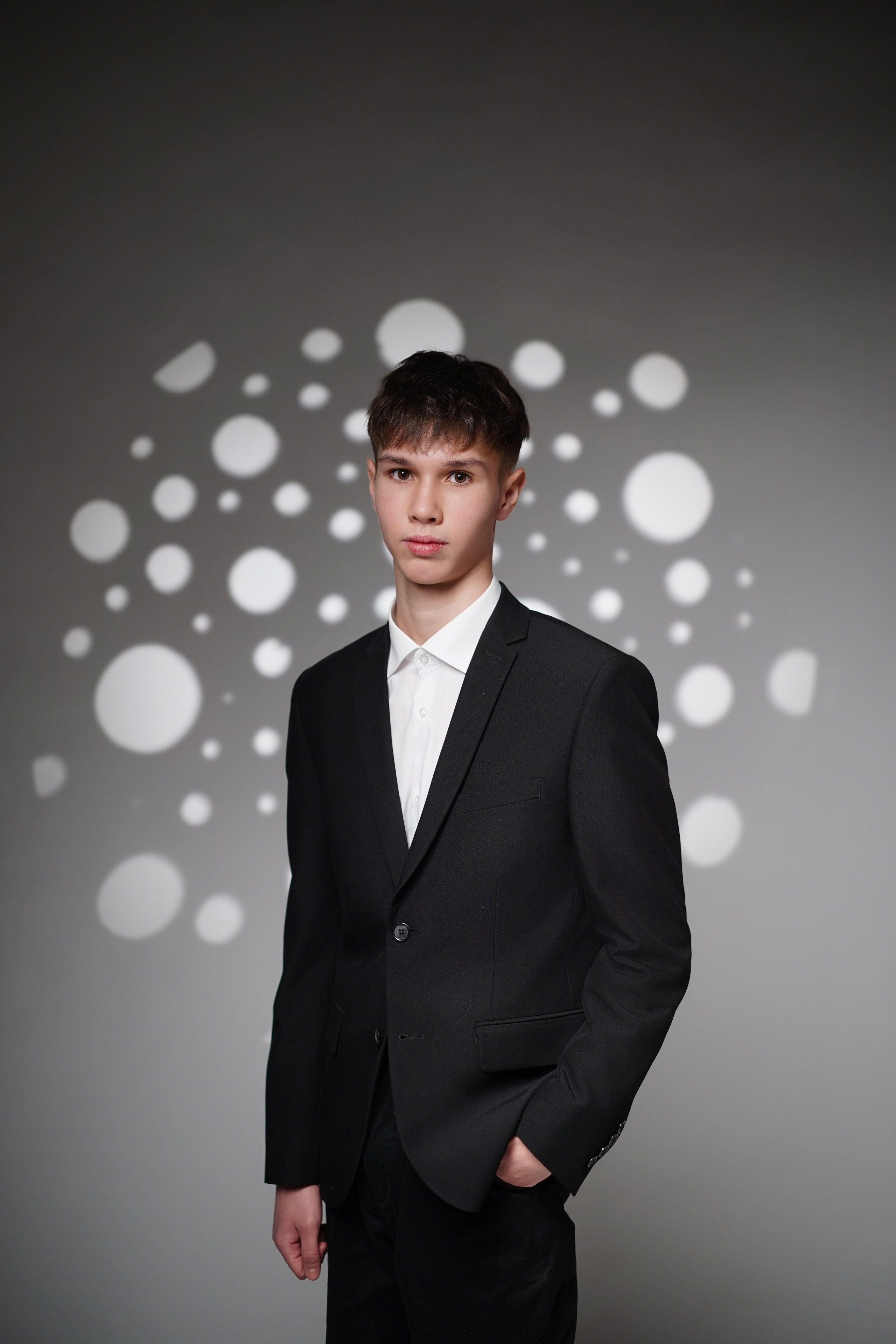 Стиль портрета в студии. GOTRA — выпускные альбомы в Тюмени