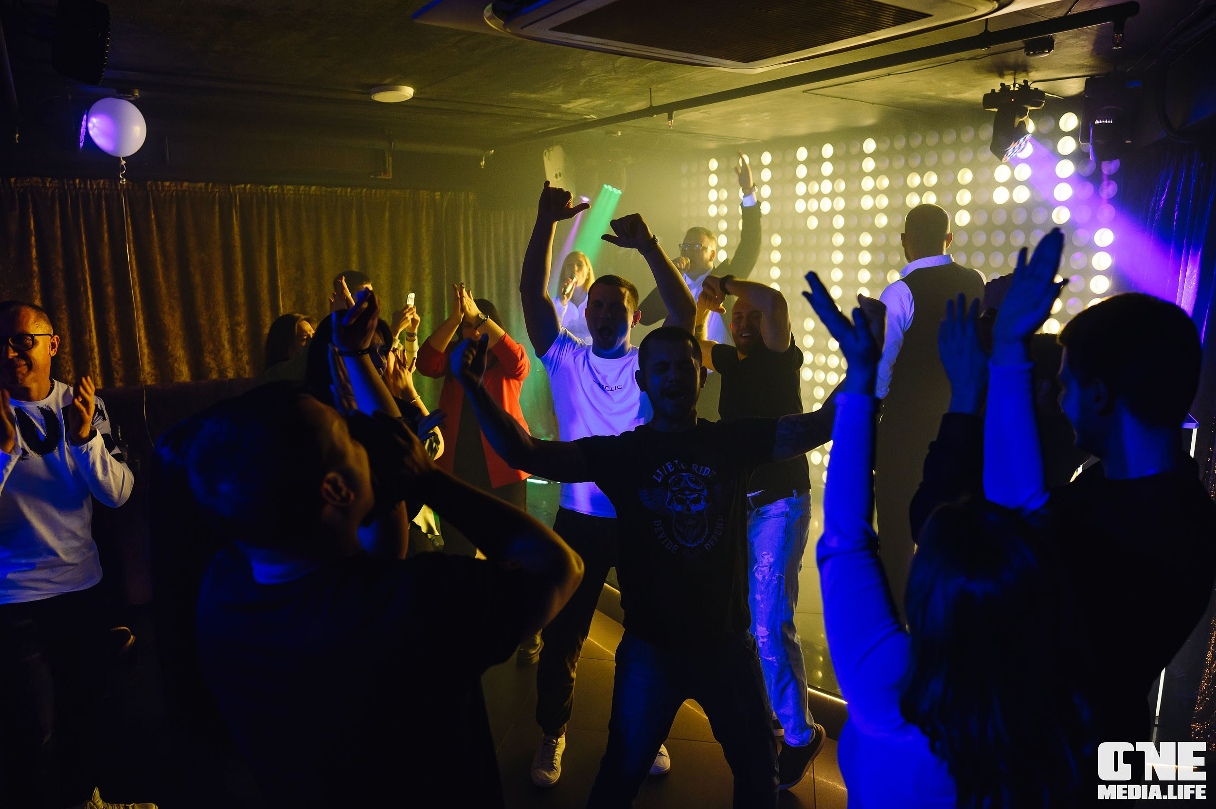 Фотоотчет из караоке-клуба Эйфория. One Media Life: фоторепортажи, фотоотчеты с мероприятий и заведений