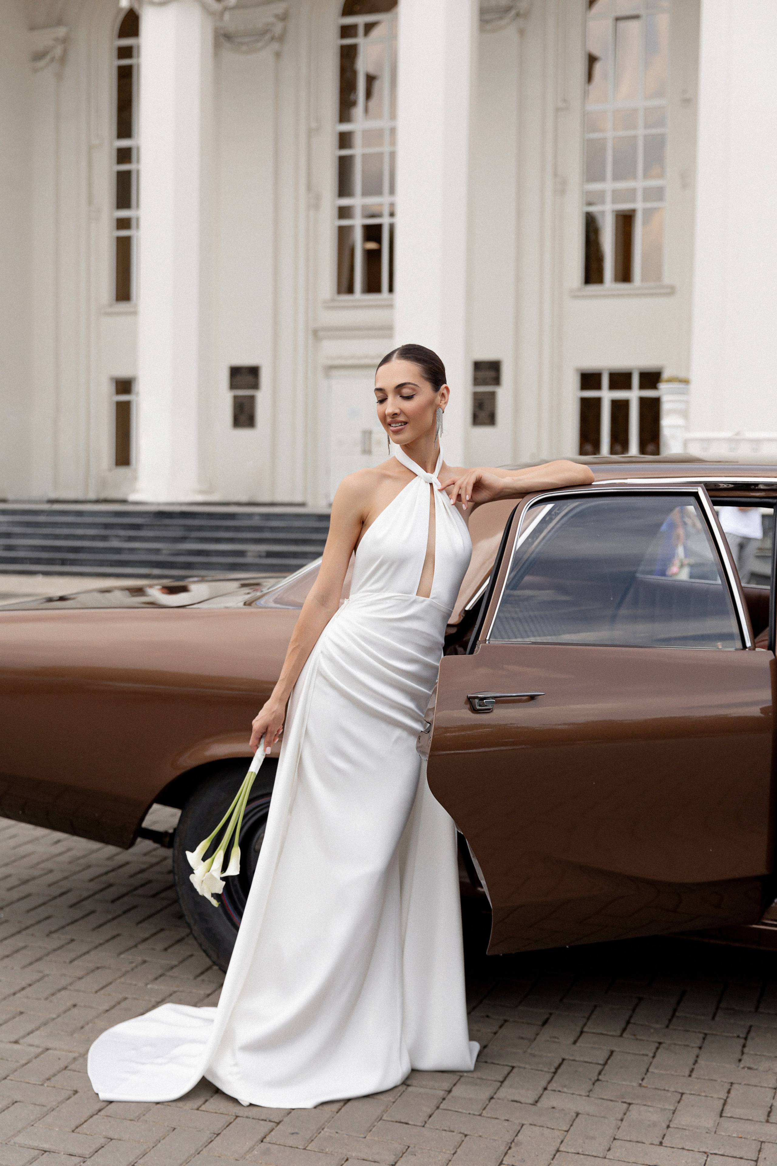 фотосессия в ретро автомобиле у екатерининского зала краснодар