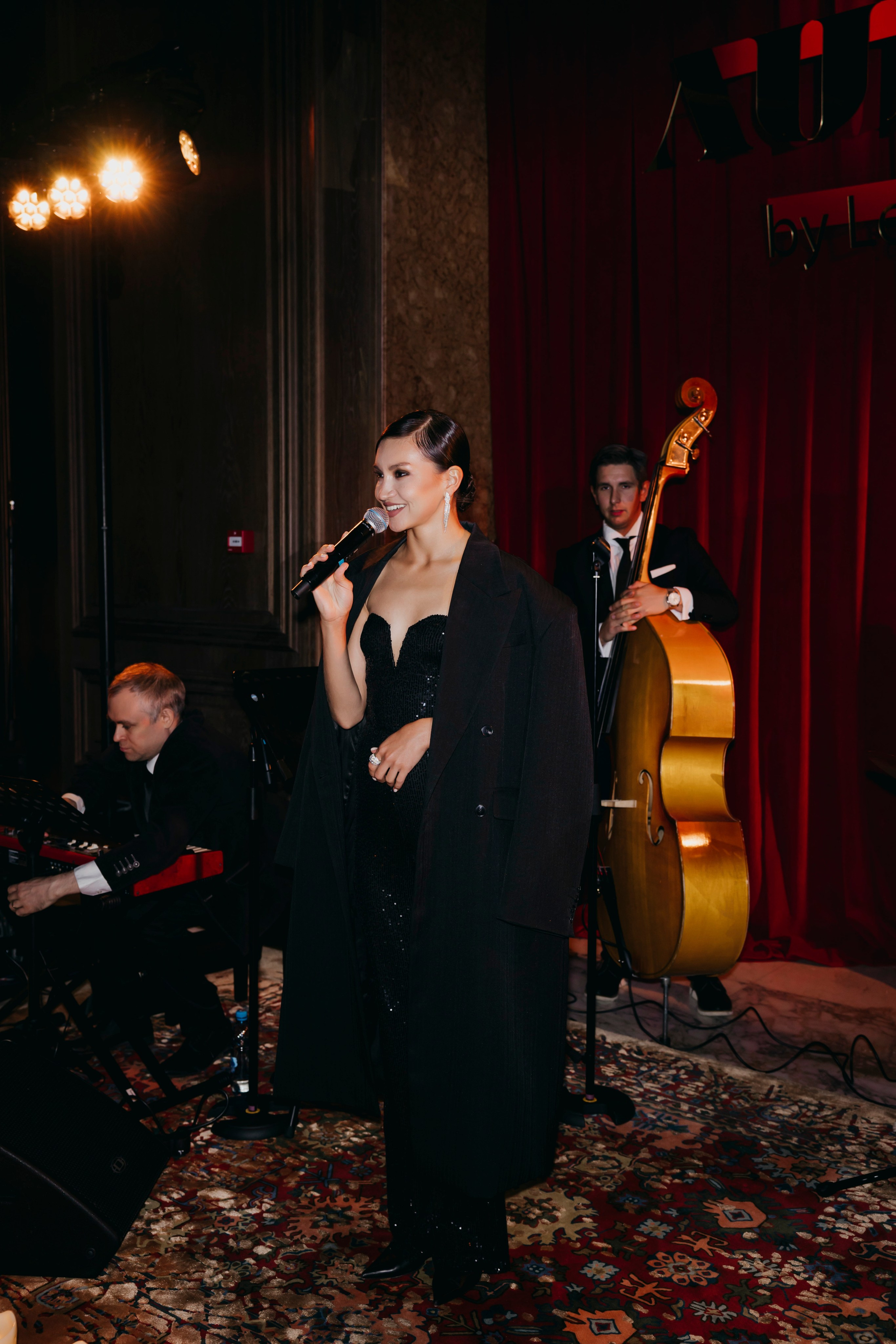 Презентация «AURUM». «Птичка на проводе»: информационный портал в Москве