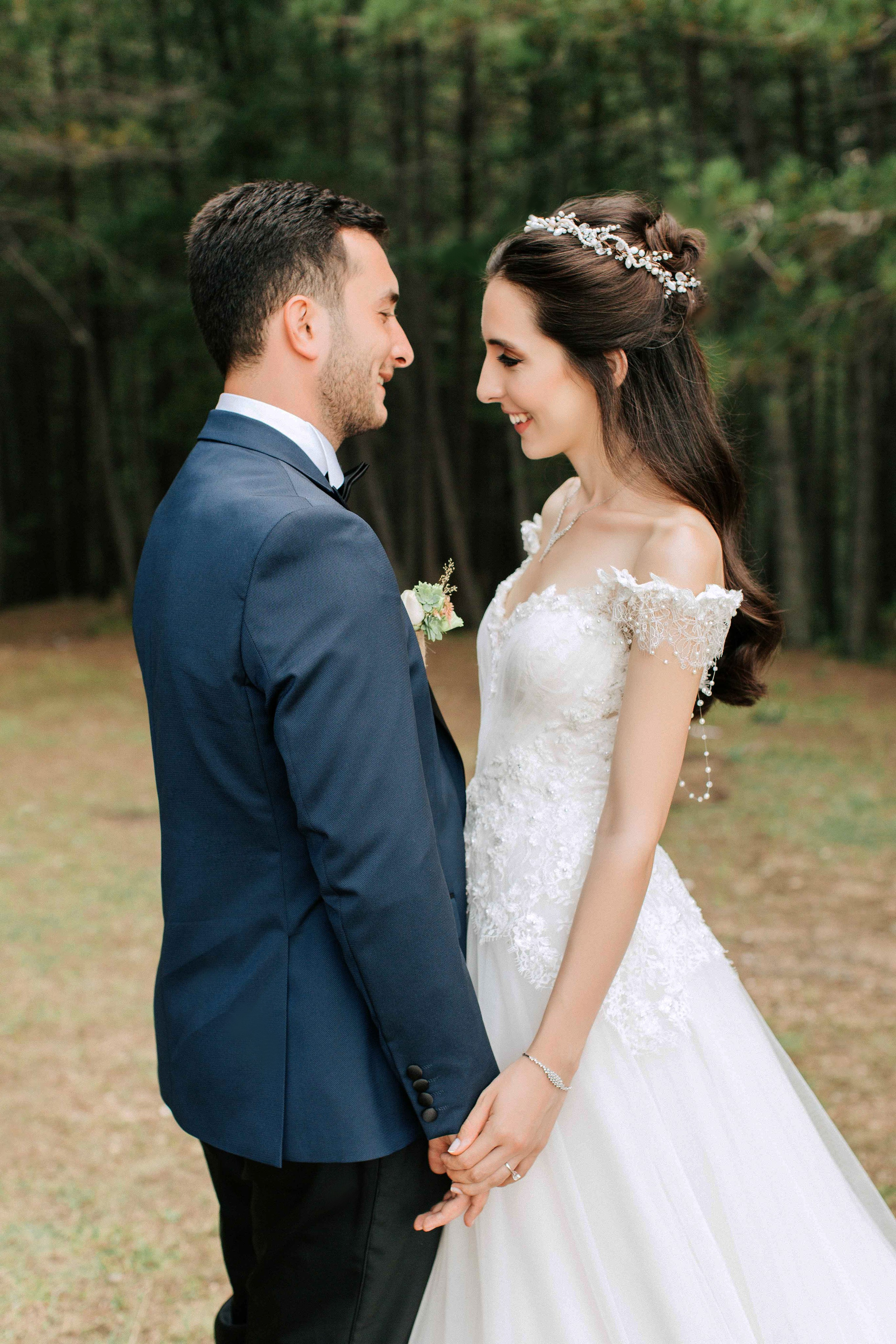 Свадебная фотосессия Артура и Кристины. Фотосессия в студии в Москве от профессионального фотографа услуги по доступным ценам