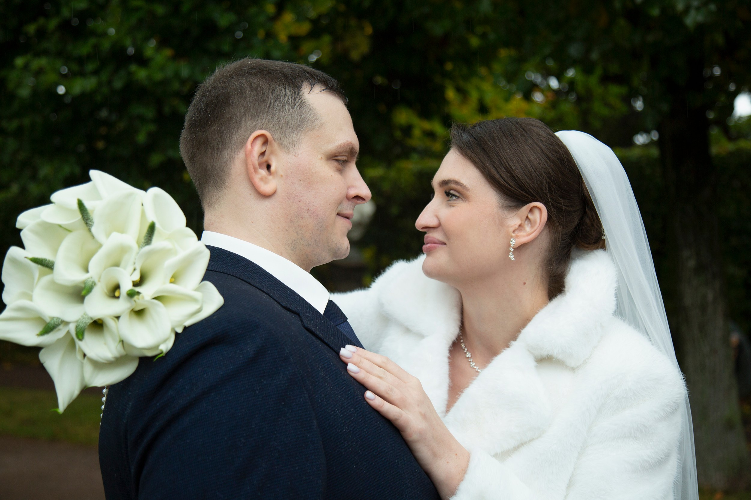 Свадебная фотосессия в усадьбе Кусково Алексея и Юлии. Фотосессия в студии в Москве от профессионального фотографа услуги по доступным ценам