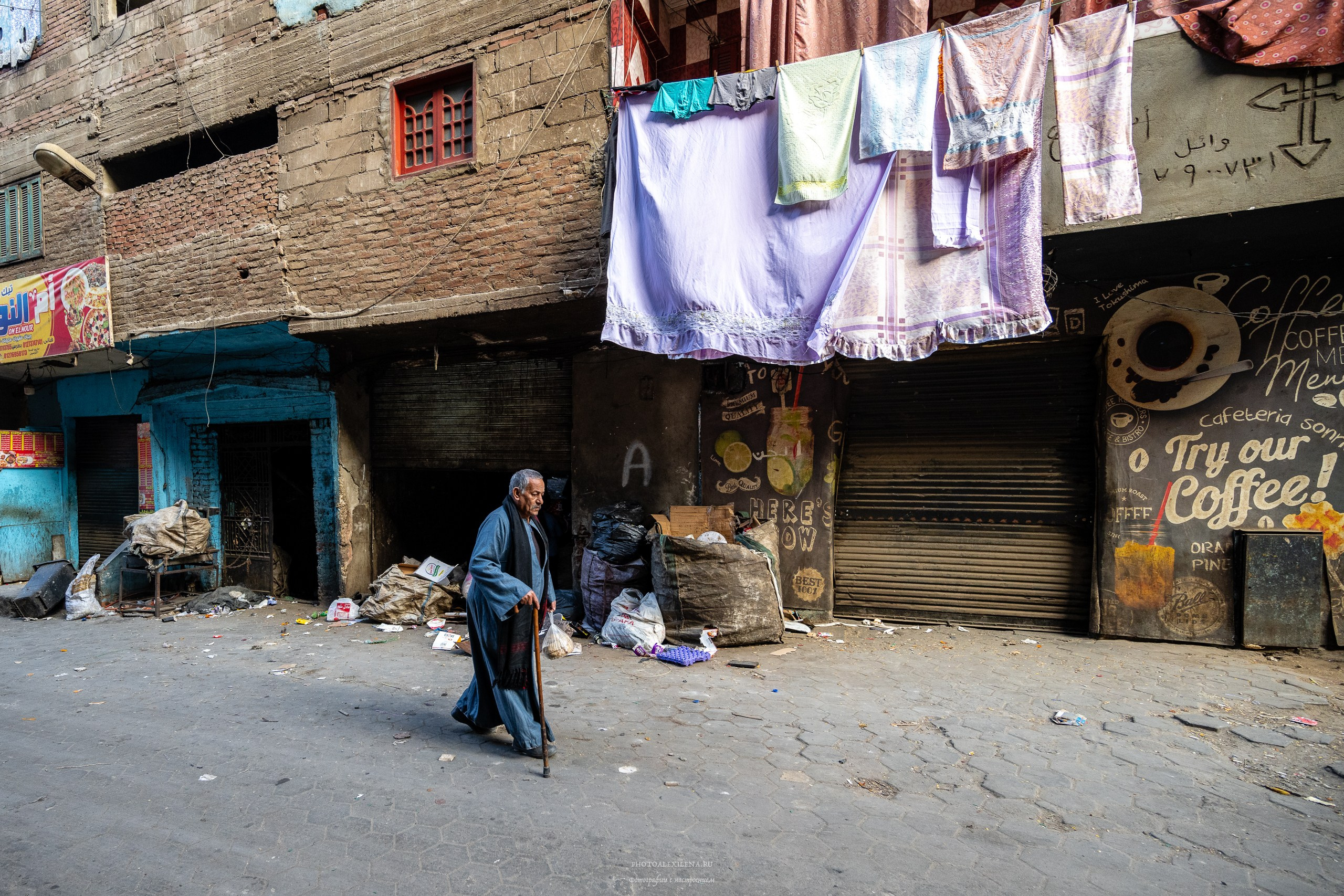 Пещерный монастырь и город мусорщиков. Авторские стильные фотокартины