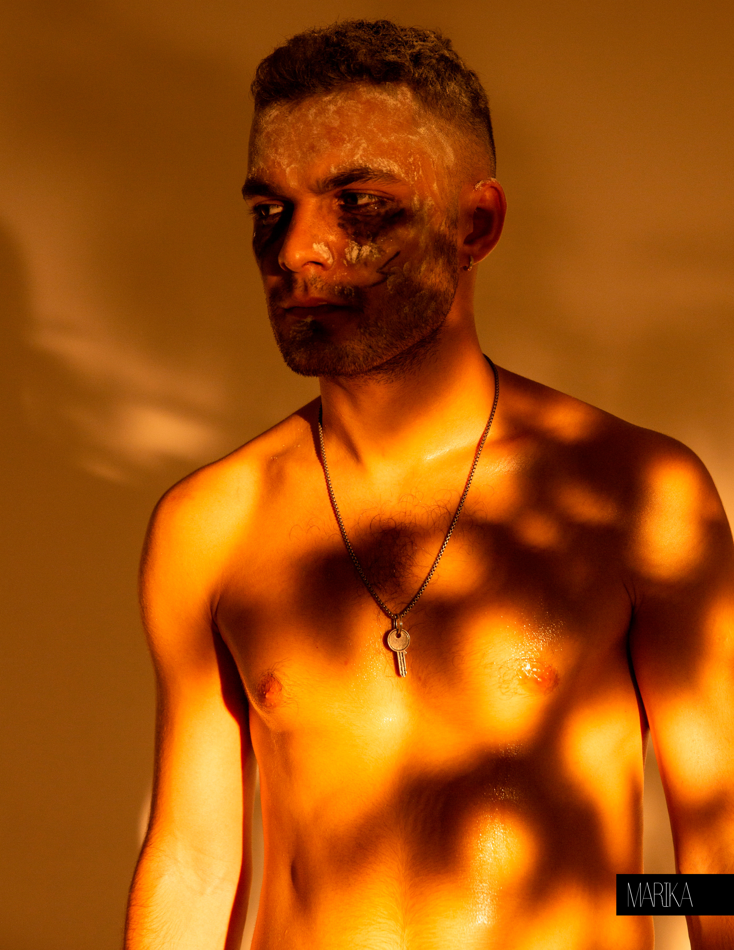 Marika Magazine. Men Issua. Визуальный художник Лиана Даренская, Москва