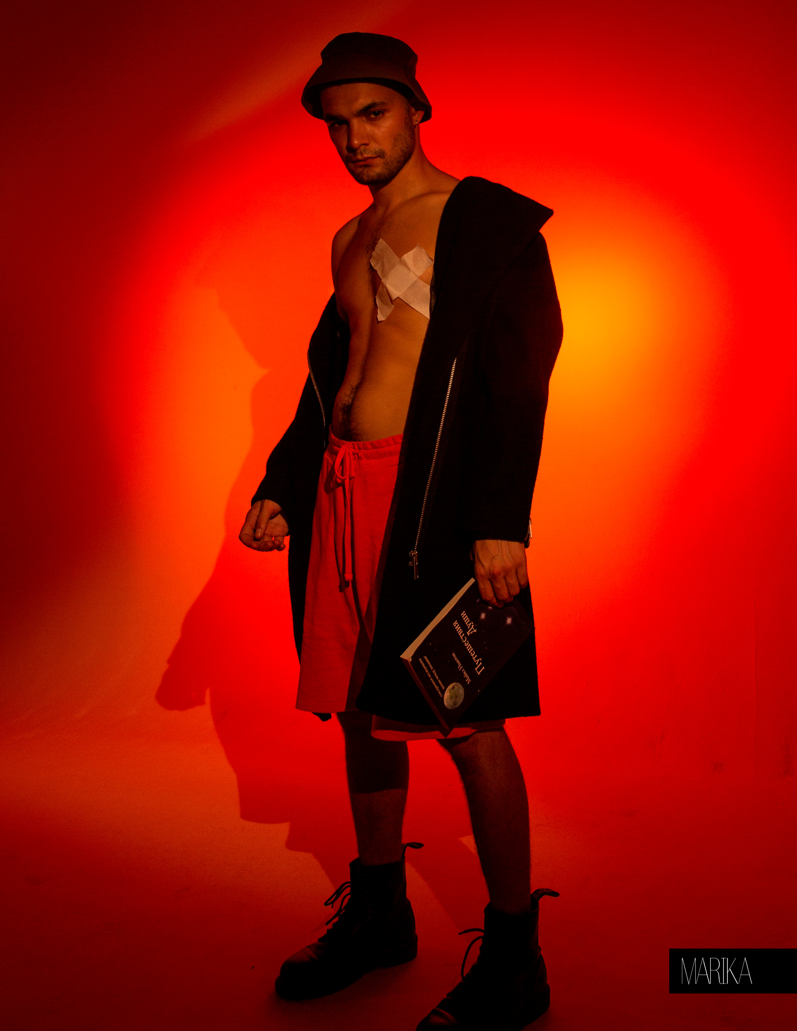 Marika Magazine. Men Issua. Визуальный художник Лиана Даренская, Москва