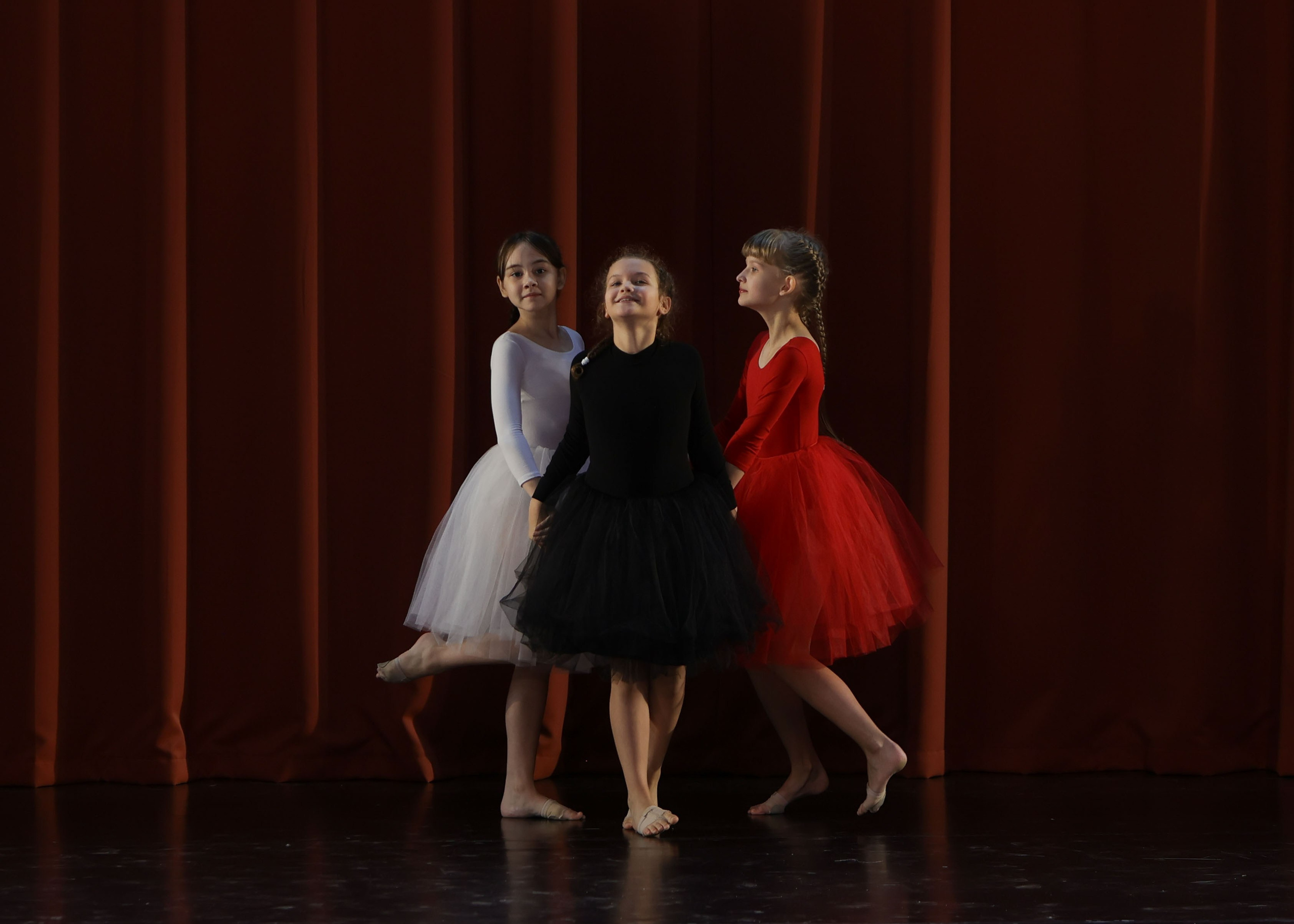 Фестиваль хореографического искусства «КУБОК ЛЕГЕНДЫ — 2025». Выпускные альбомы и школьный фотограф в Подольске, Троицке, Щербинке, Москве и Московской области