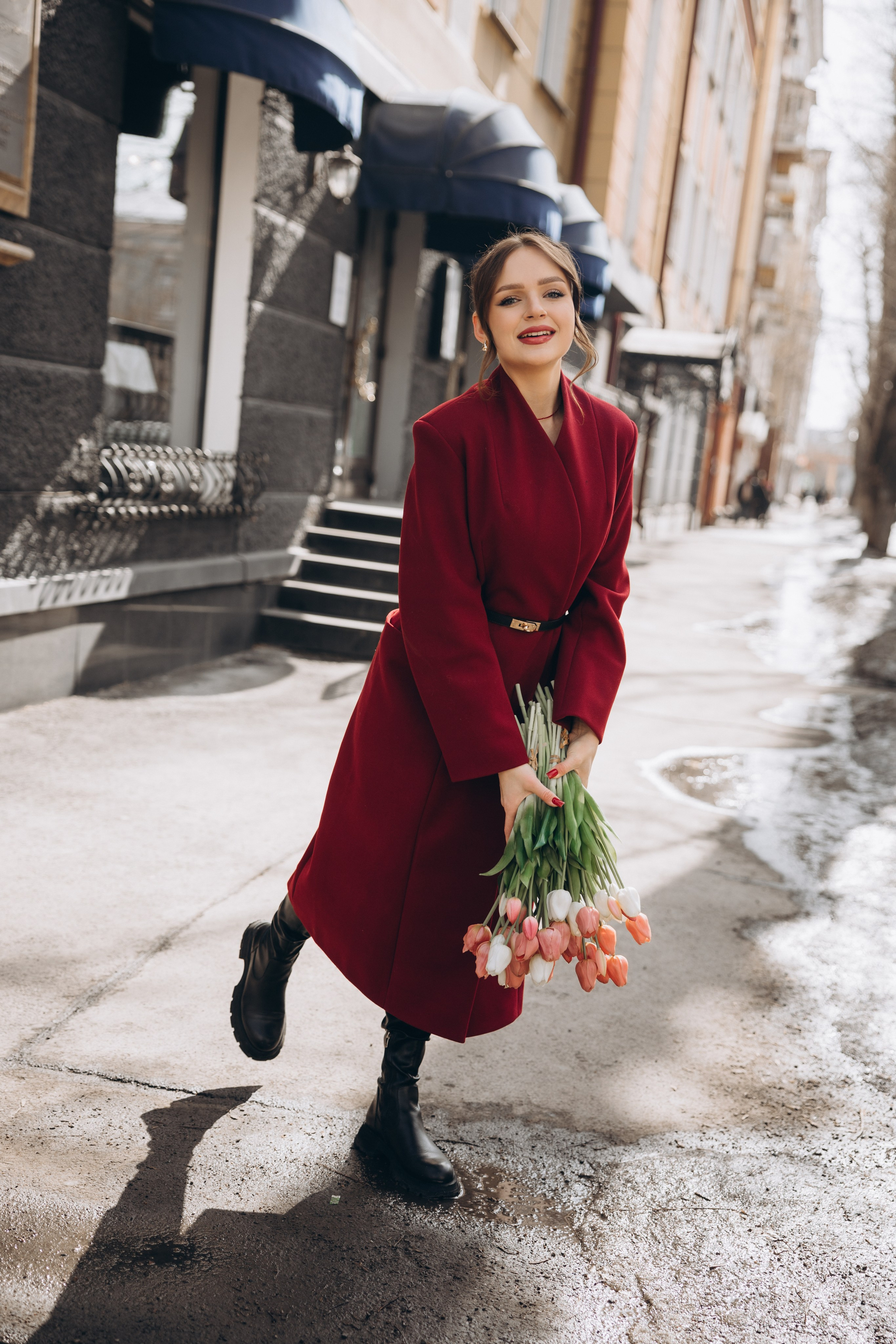 Прогулка с тюльпанами. Свадебный, семейный фотограф в Иркутске Светлана Макаричева