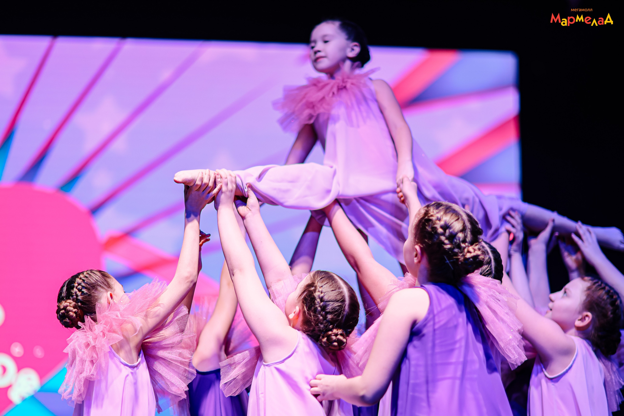 14.02 Любовь без границ в Мегамолл Мармелад. Команда специалистов в мире фотографии и видео. Детский фотограф, семейный фотограф