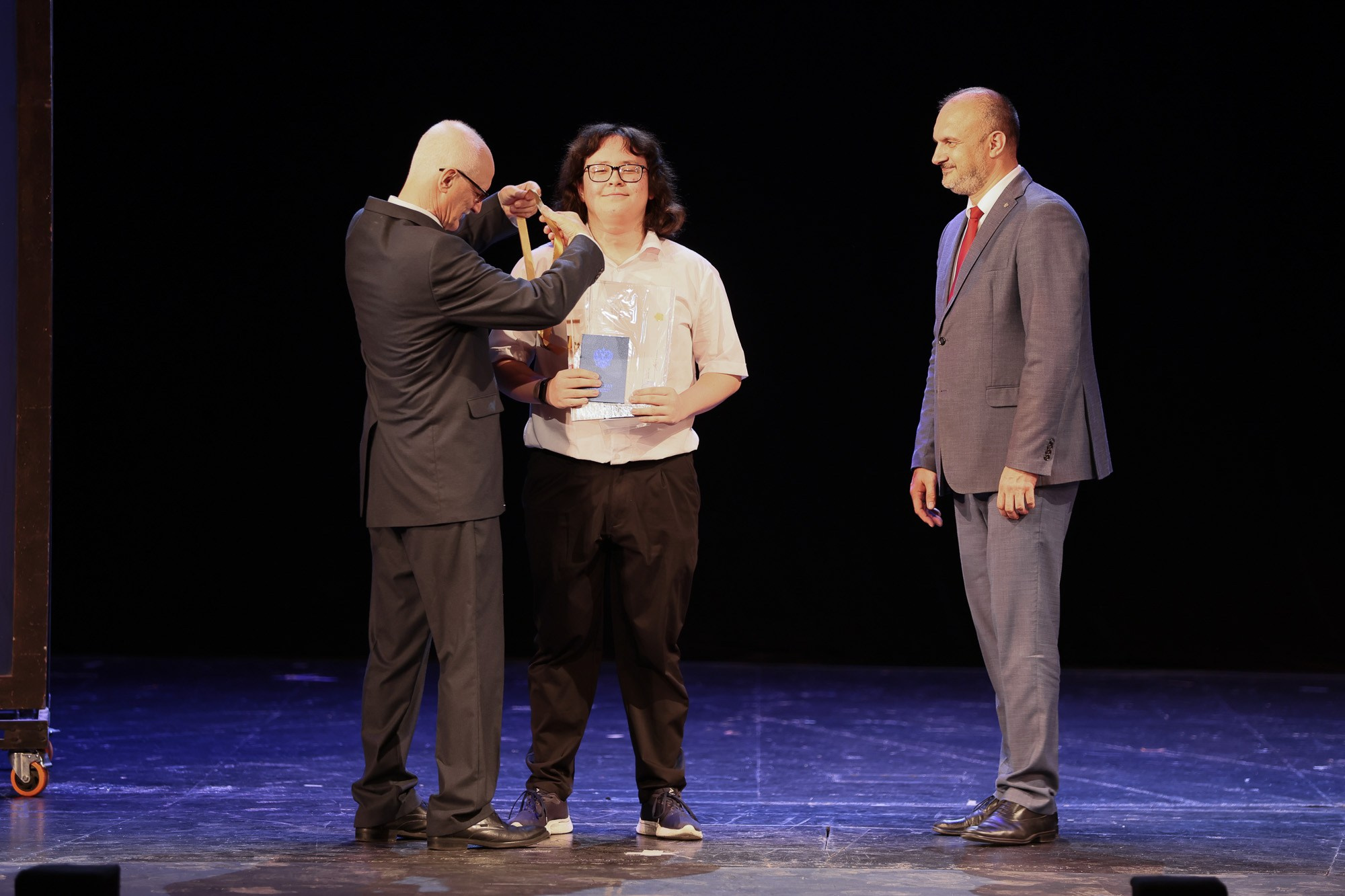 Выпускной вечер в Севастопольской гимназии № 1 имени А. С. Пушкина. Свадебный фотограф, фотосъемка в Крыму, Севастополе, Симферополе, Ялте