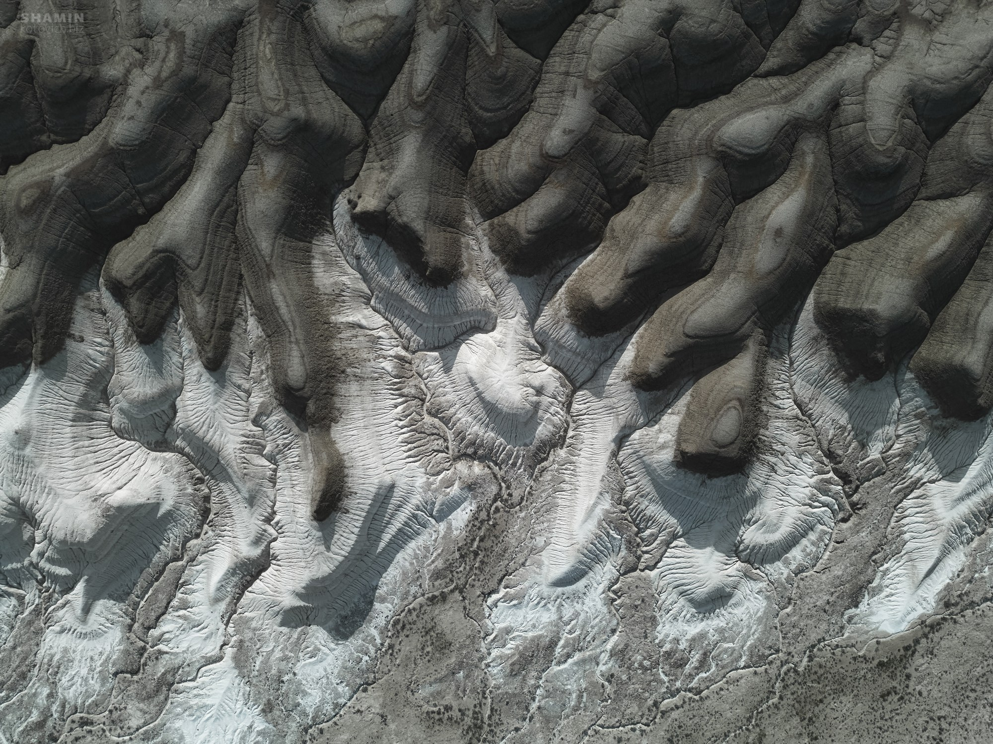 Аэросъёмка пейзажей с дрона — вид с высоты на природу, свет и пространство, запечатлённые в разное время суток.