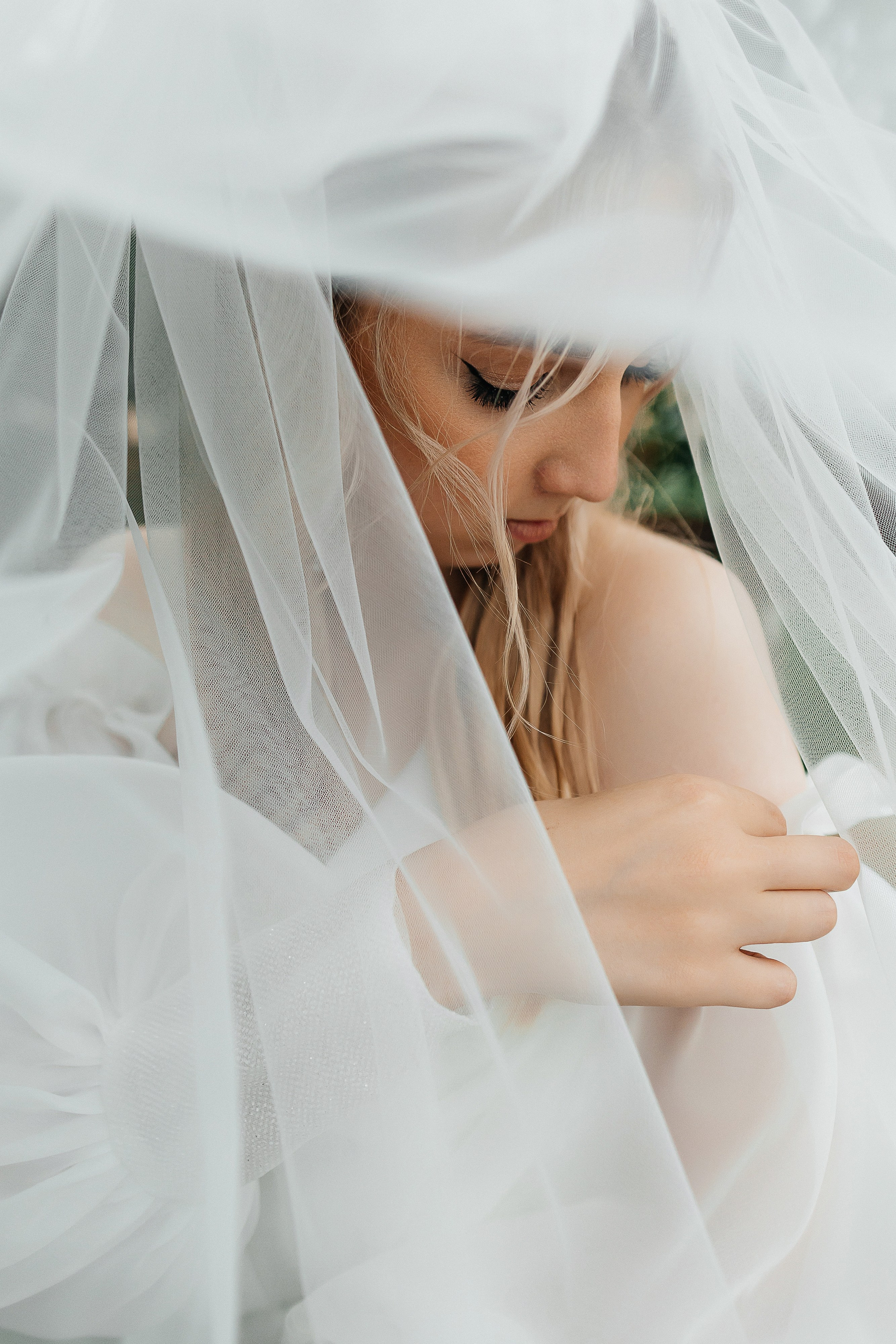 Чувственная первая встреча пары в отеле. Олег Сверчков | Свадебный фотограф Вологда