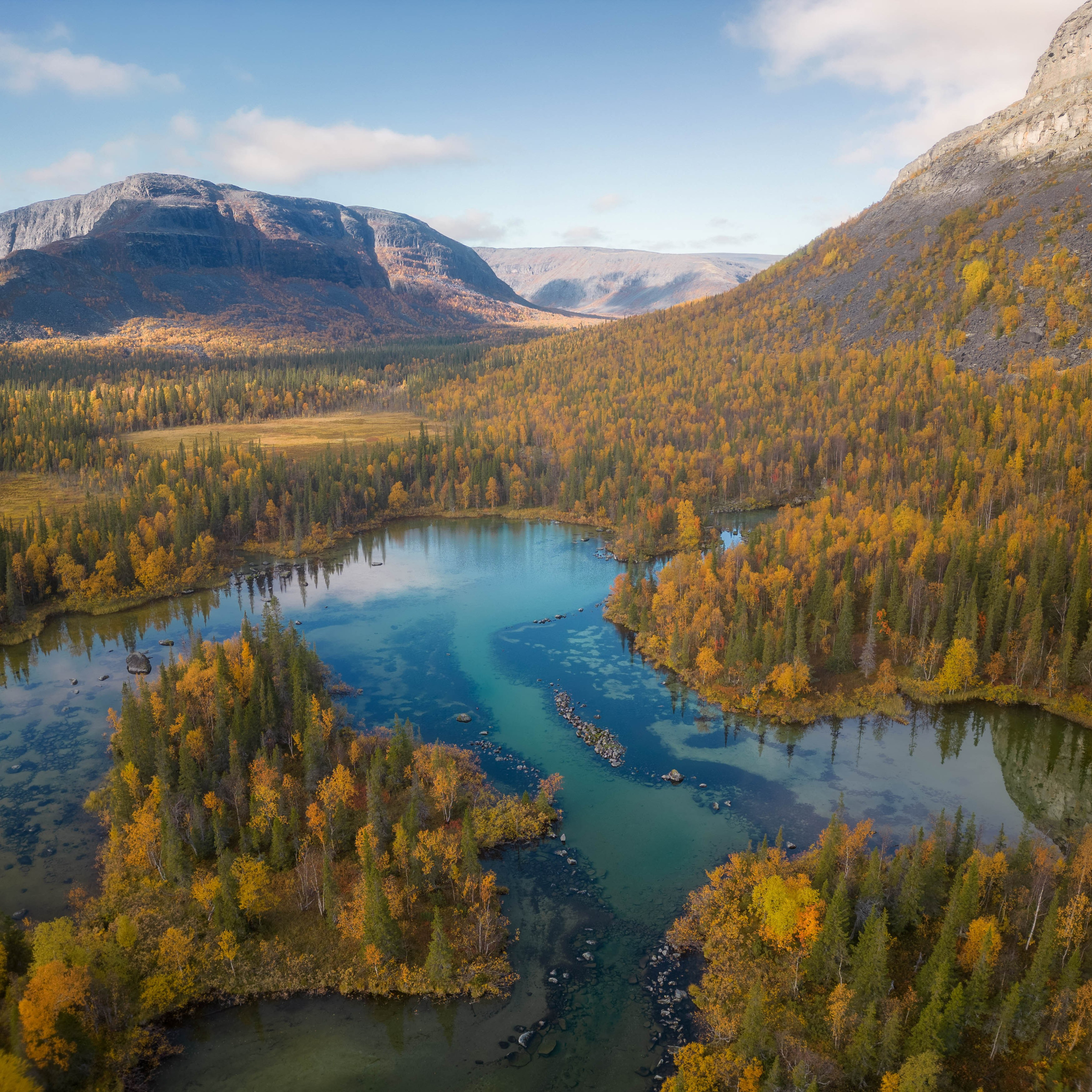 Галерея работ в жанре пейзажа, городского пейзажа и архитектуры. Покупка лицензий для коммерческого использования. Интерьерный фотограф в Санкт-Петербурге Михаил Азаров. Печать и продажа фотографий