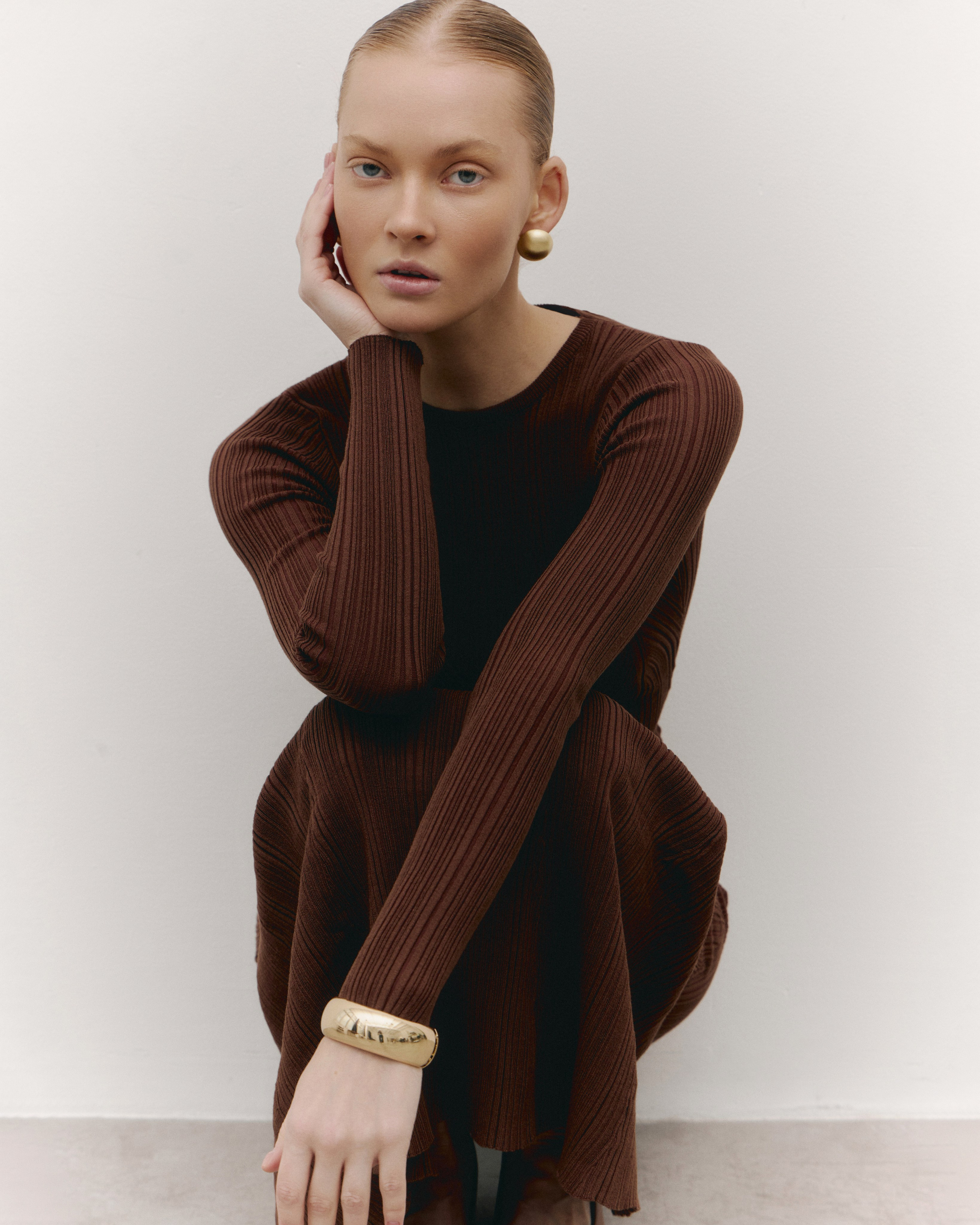 Fashion and model test photographer based in Dubai and Abu-Dhabi