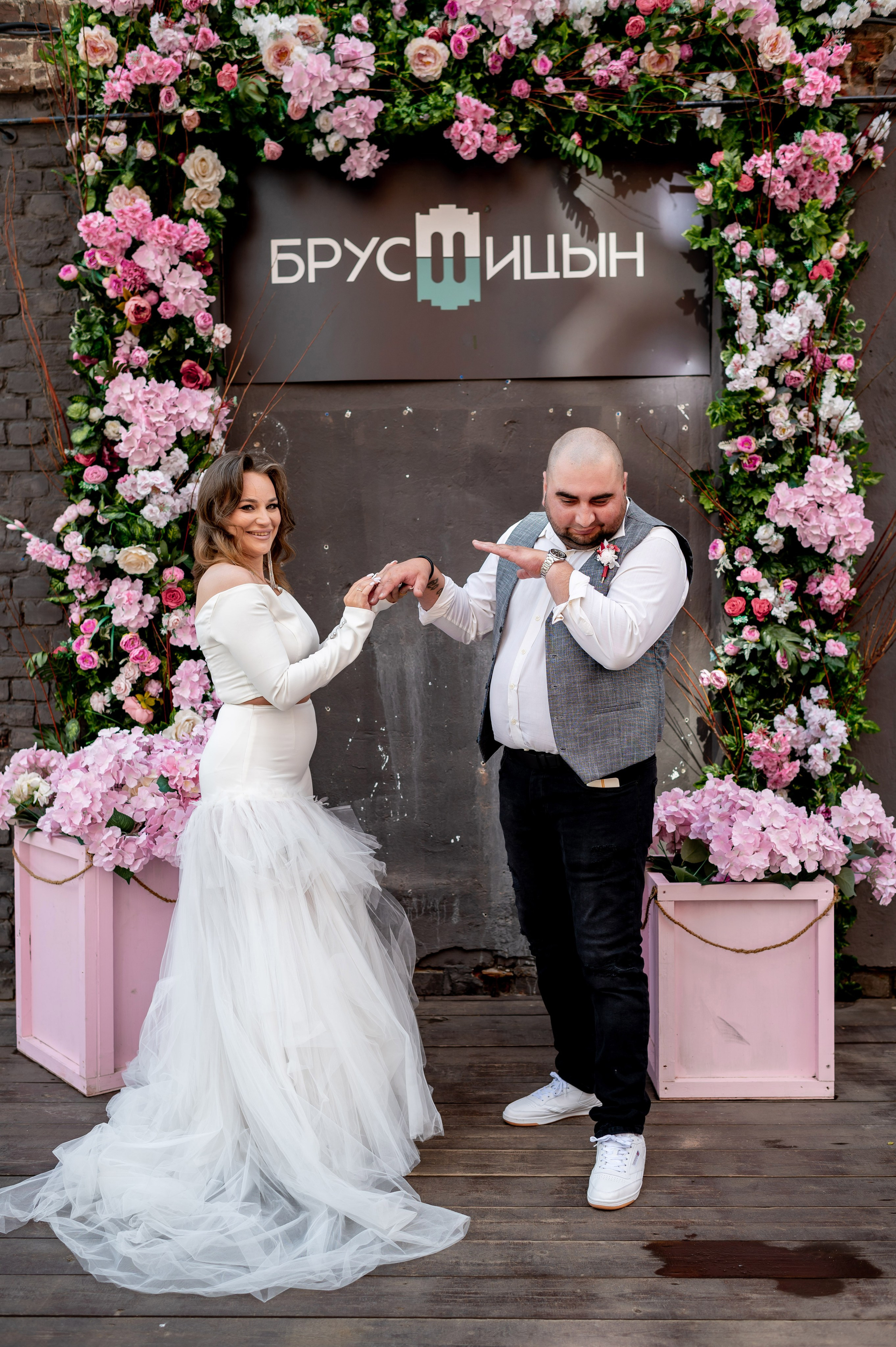 Экстравагантная свадебная фотосессия Светланы и Славы по нетрадиционным и оригинальным местам для свадебной прогулки в Санкт-Петербурге. Портретный, семейный и свадебный фотограф в Санкт-Петербурге и в Пушкине Ширяев Денис