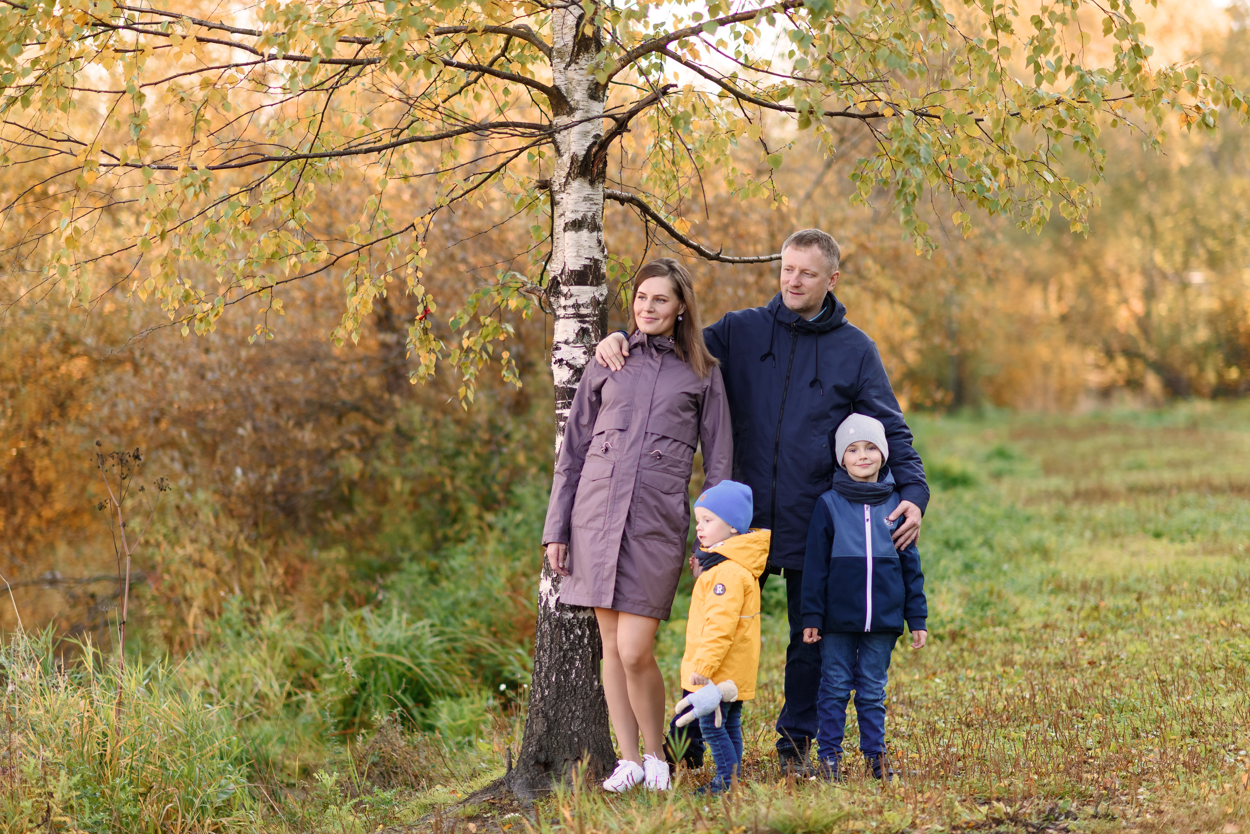 Семейная фотосессия на природе. Свадебный и семейный фотограф в Санкт-Петербурге Олеся Еремеева