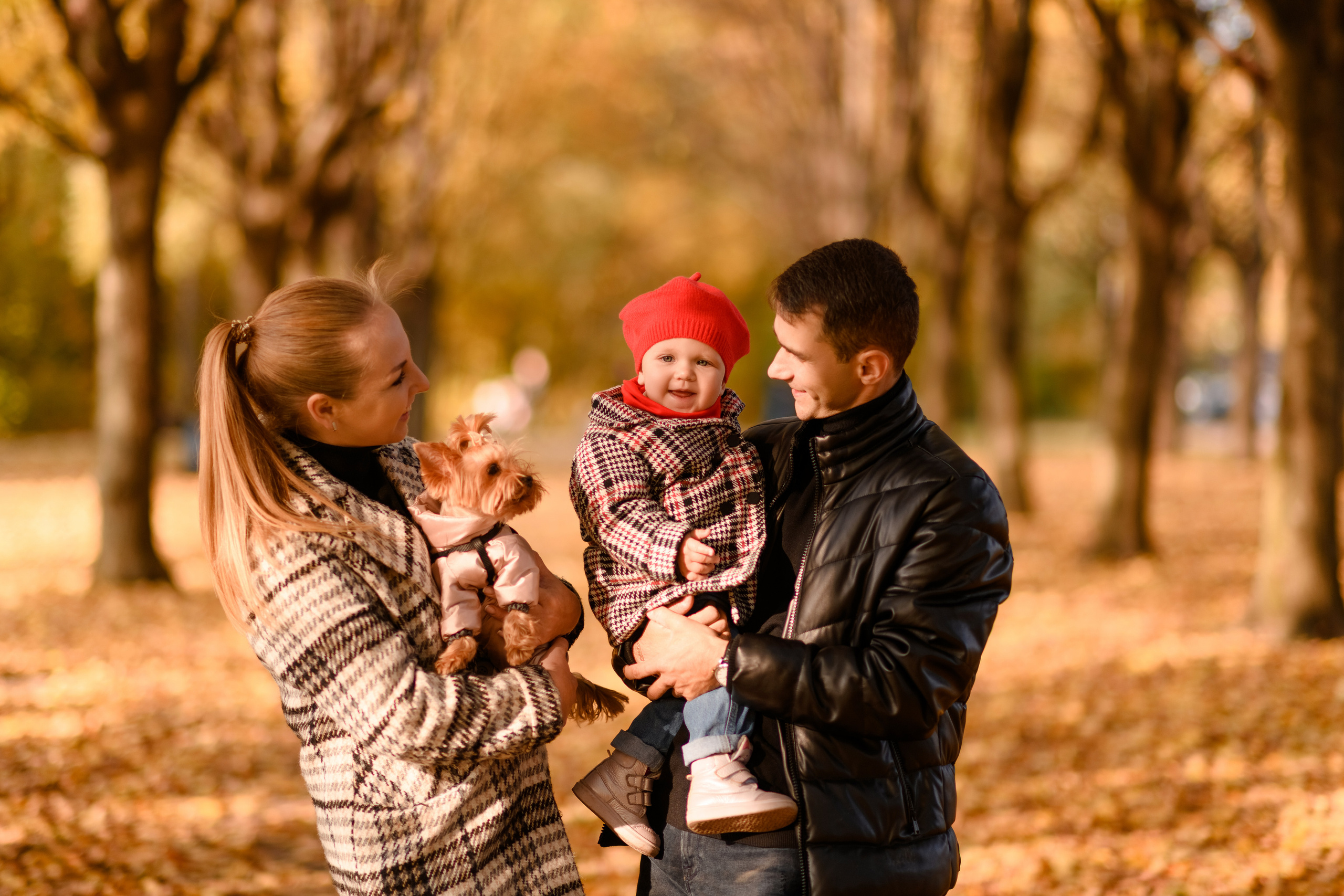 Семейная осенняя фотосессия в парке. Свадебный и семейный фотограф в Санкт-Петербурге Олеся Еремеева