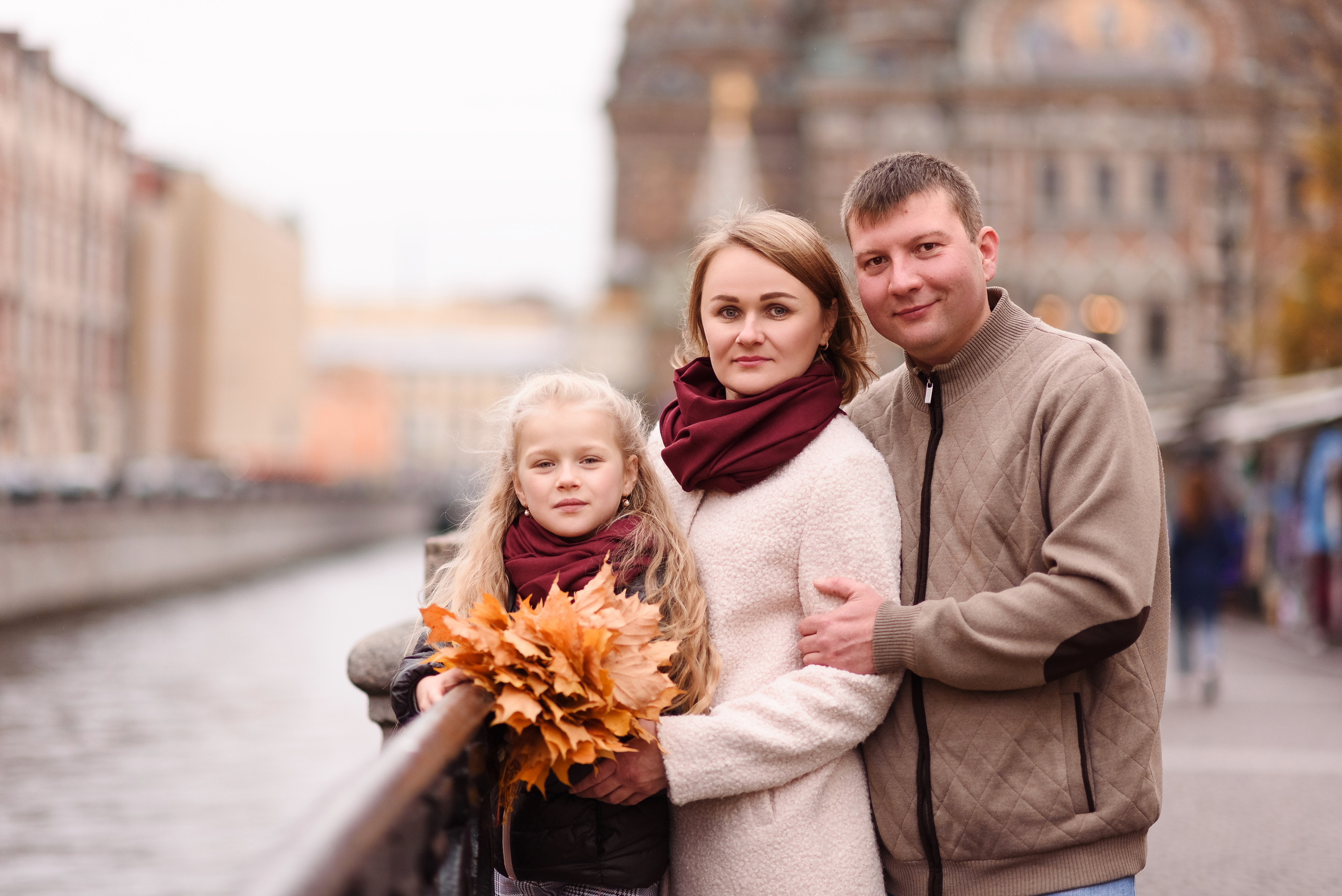 Осенняя семейная фотосессия в Михайловском саду. Свадебный и семейный фотограф в Санкт-Петербурге Олеся Еремеева