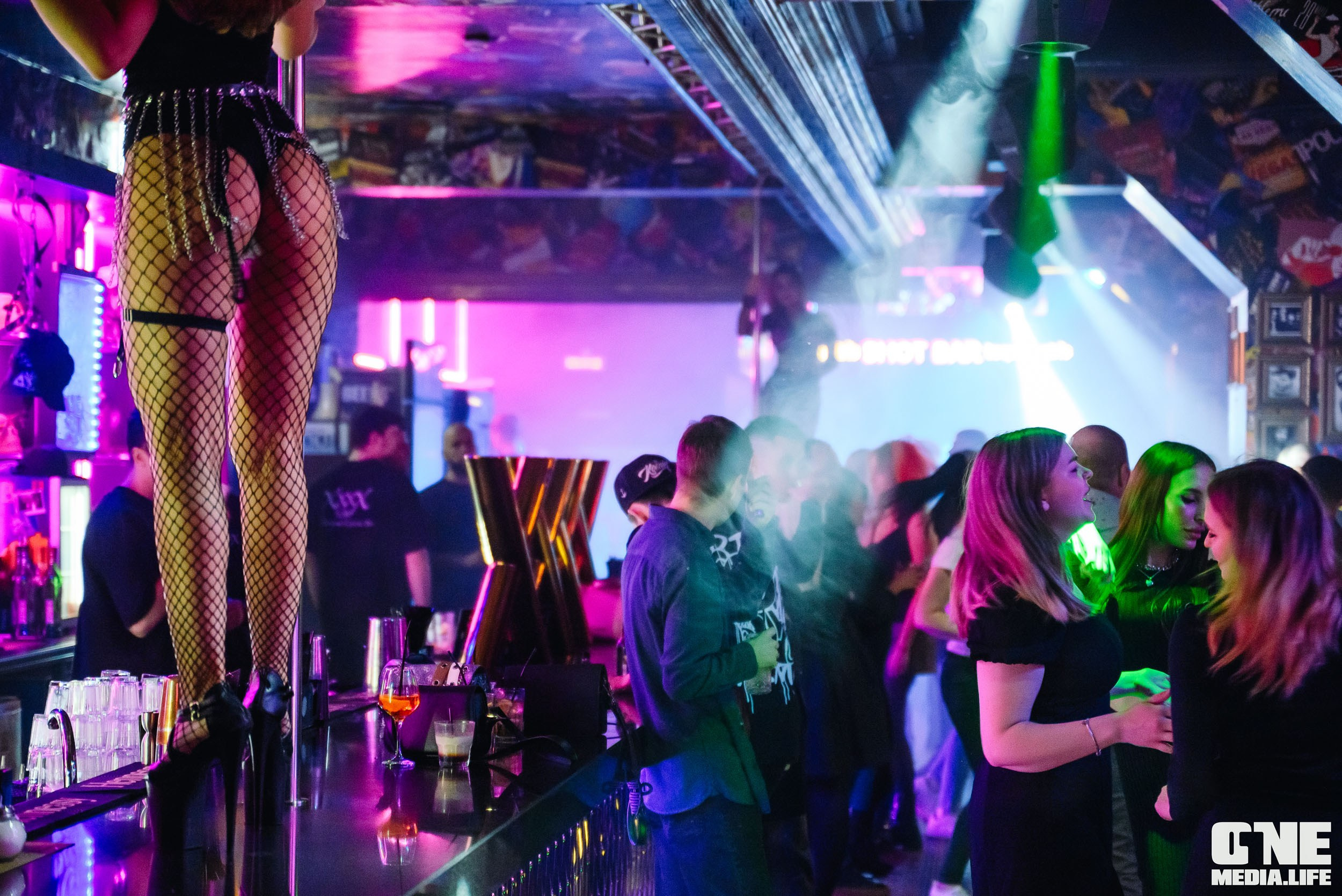 Фотоотчет из бара XxxX. One Media Life: фоторепортажи, фотоотчеты с мероприятий и заведений