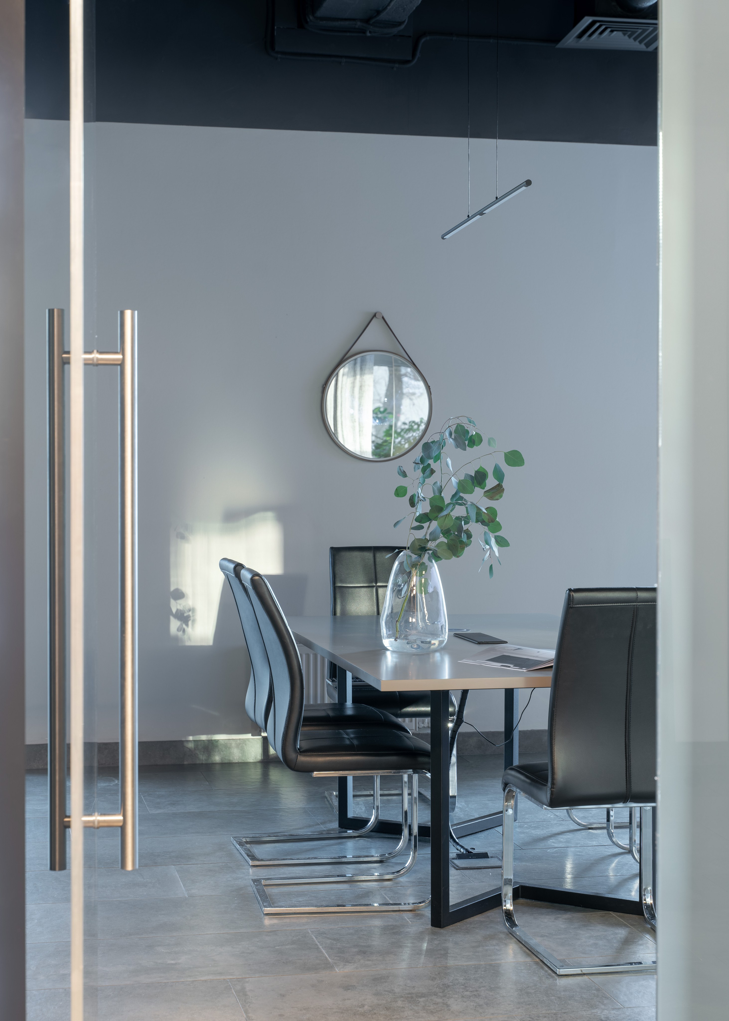 Интерьерные кадры различных объектов: от небольших квартир до баз отдыха. Интерьерный фотограф в Санкт-Петербурге Михаил Азаров. Печать и продажа фотографий