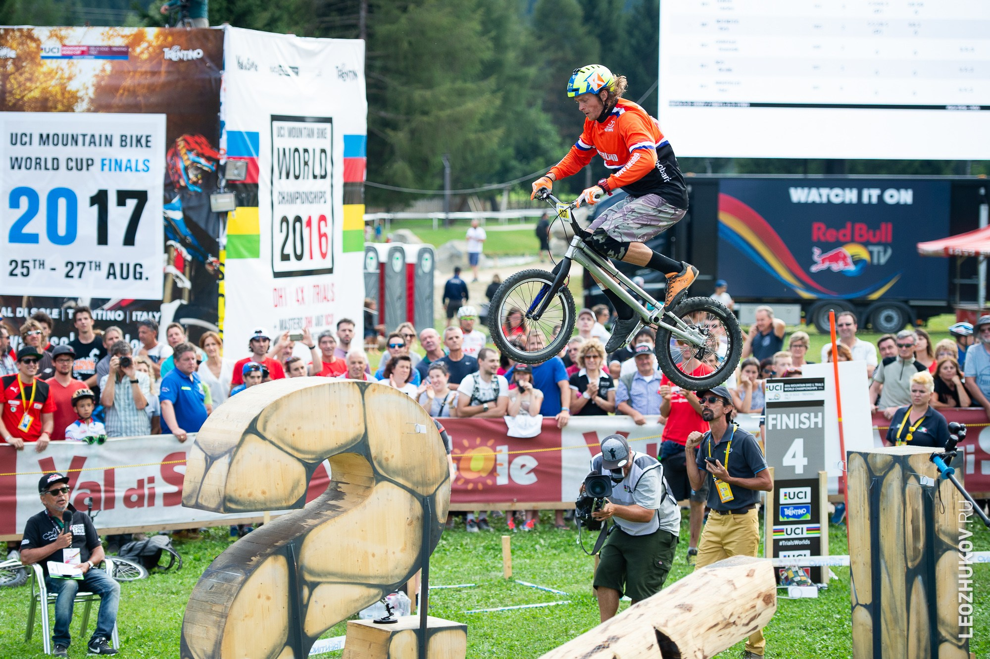 UCI Trials World Championships 2016 — finals. Sports photographer Leonid Zhukov