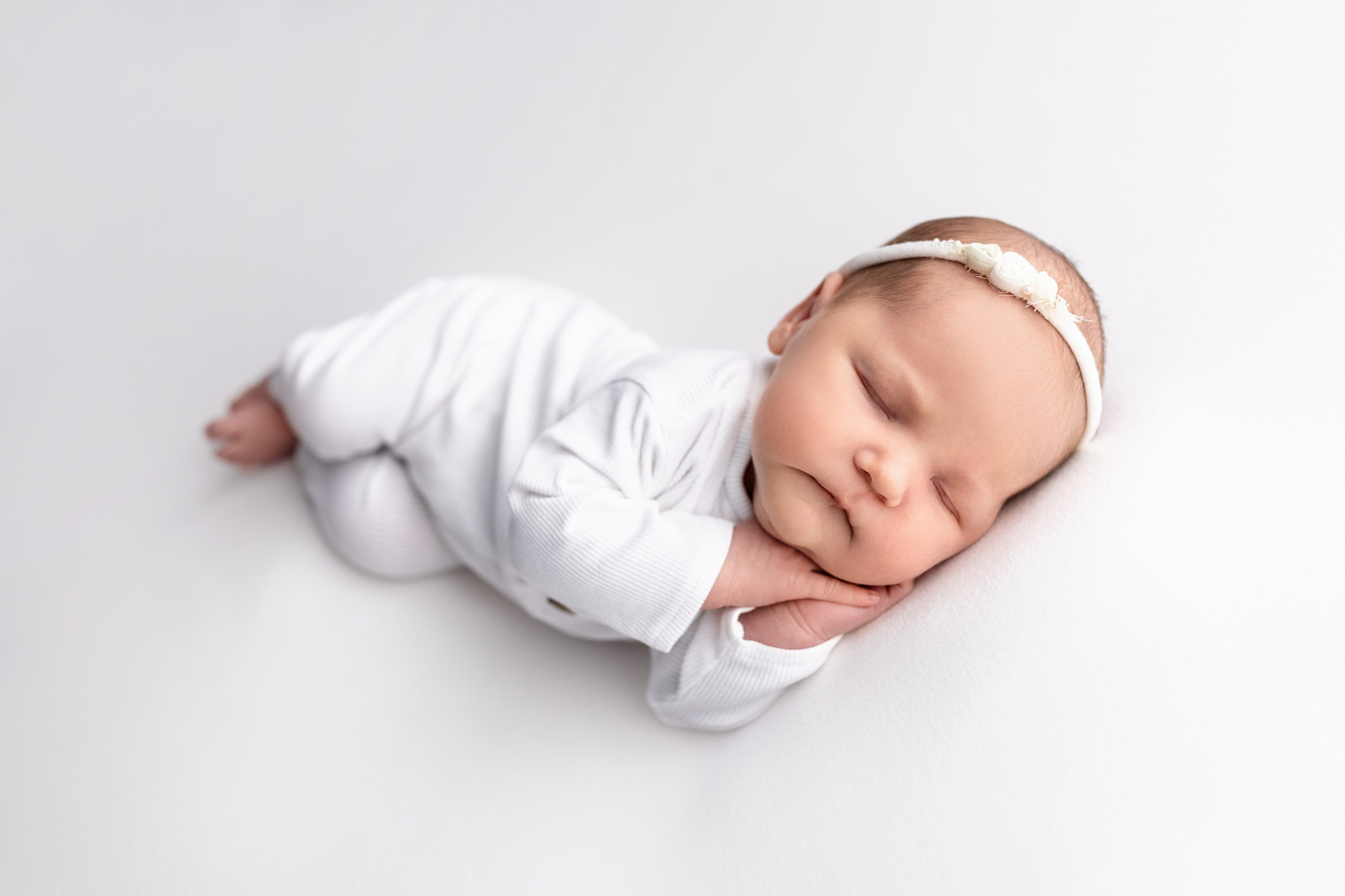 Классический ньюборн newborn. Фотограф новорожденных в г. Барнаул Ренпенинг Катерина