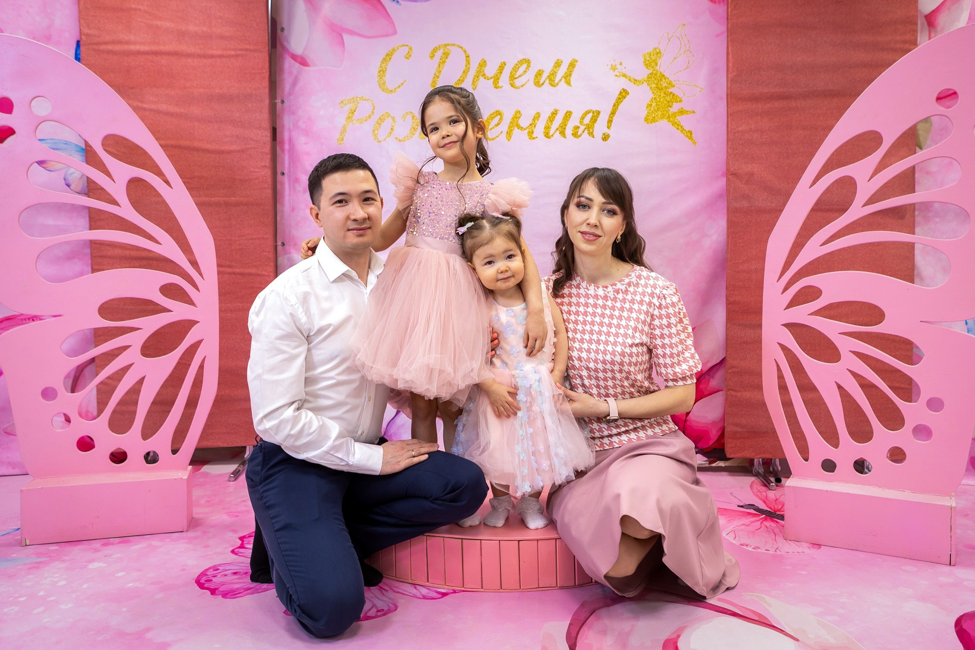 День Рождения Алисы в Меджик-рум. Фотограф в Оренбурге. Профессиональный фотограф