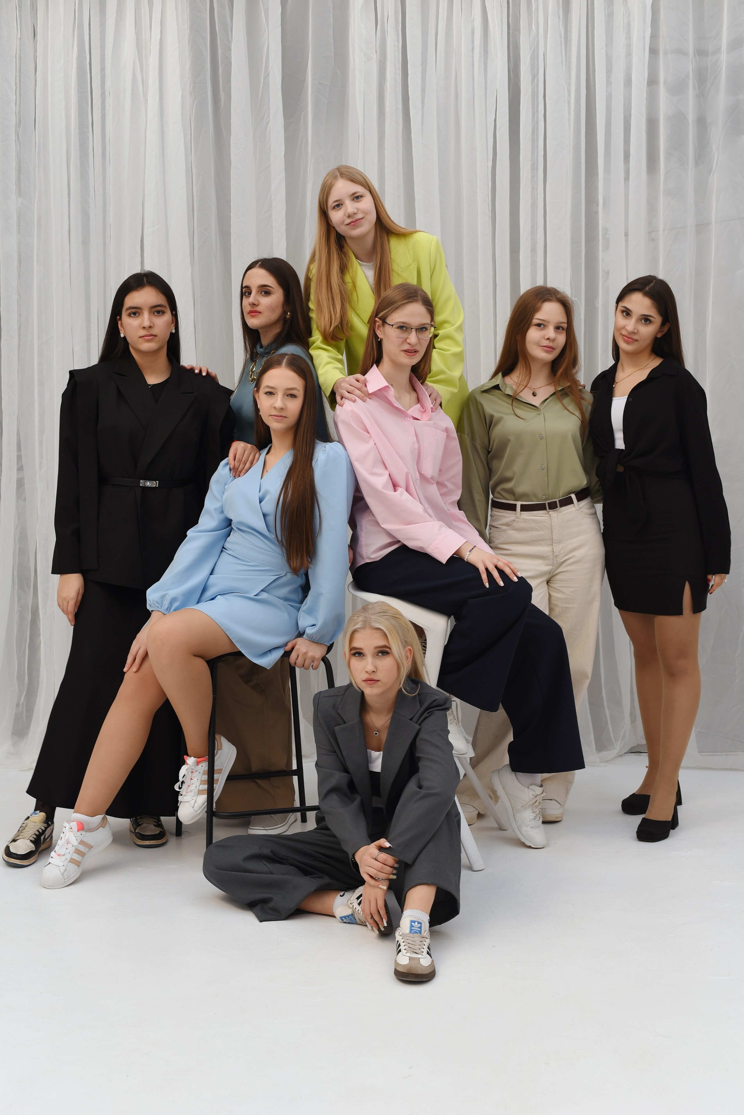 Фотоальбомы для старшей школы. Стильные выпускные альбомы, детские фотосессии, сюжетные фотографии