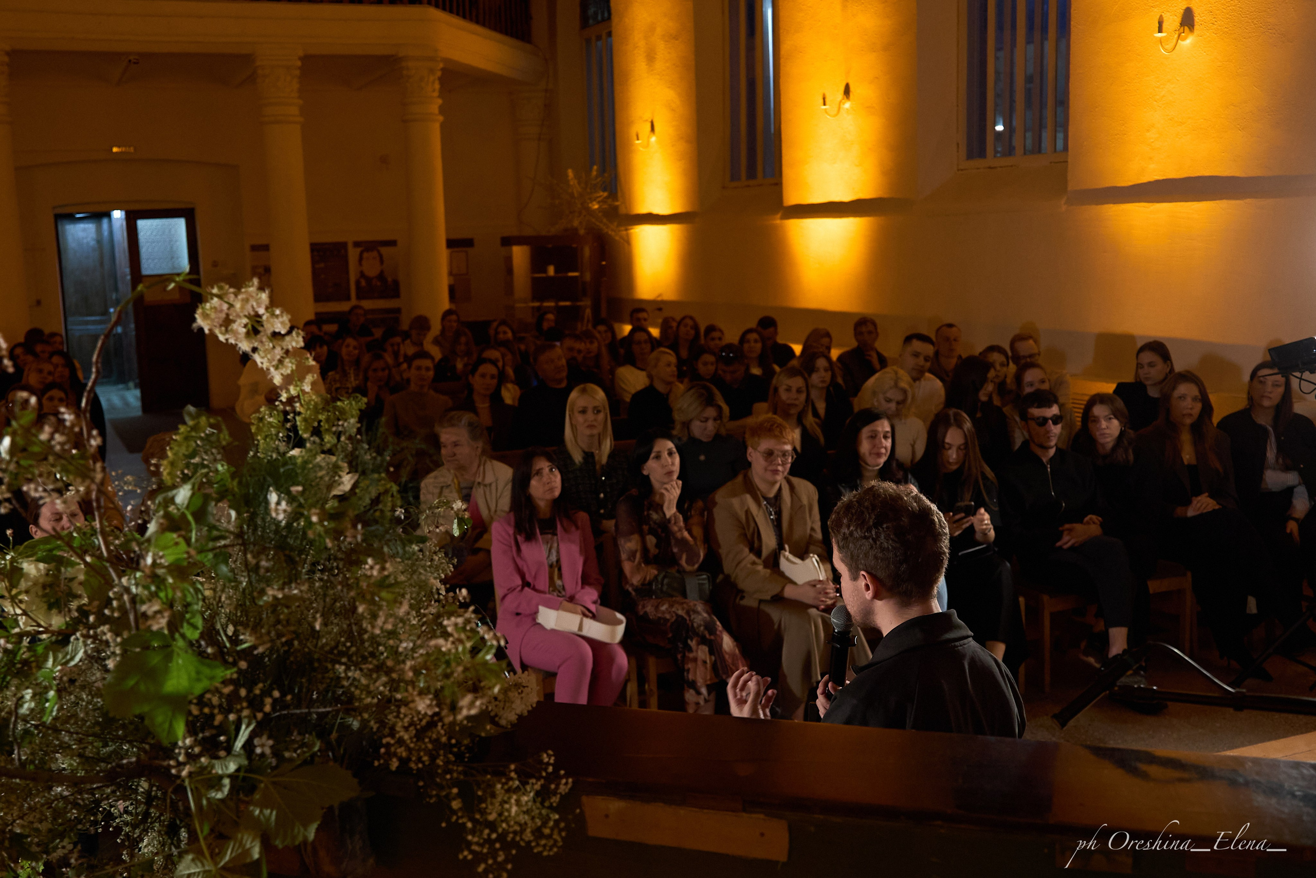 Концерт Дениса Стельмаха. Ульяновск, Евангелическо-Лютеранская церковь Св.Марии. Свадебный и семейный фотограф в Ульяновске Орешина Елена