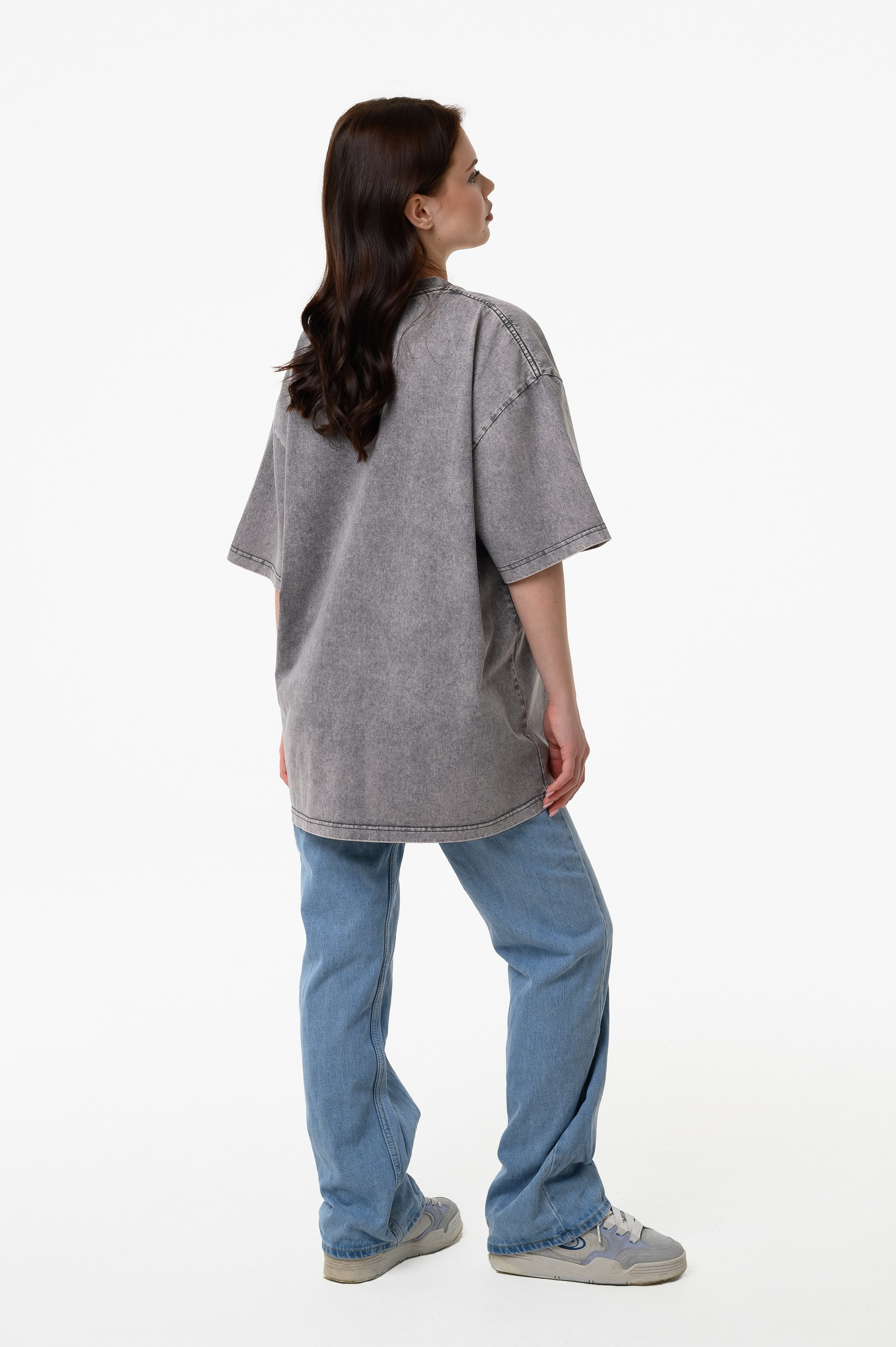 Одежда в студии на белом фоне, профессиональная съёмка одежды для Яндекс.Маркет